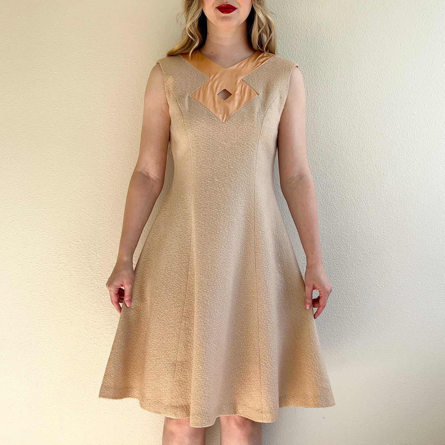 Stunning 1960s Cream Wool and Silk Dress (M/L)