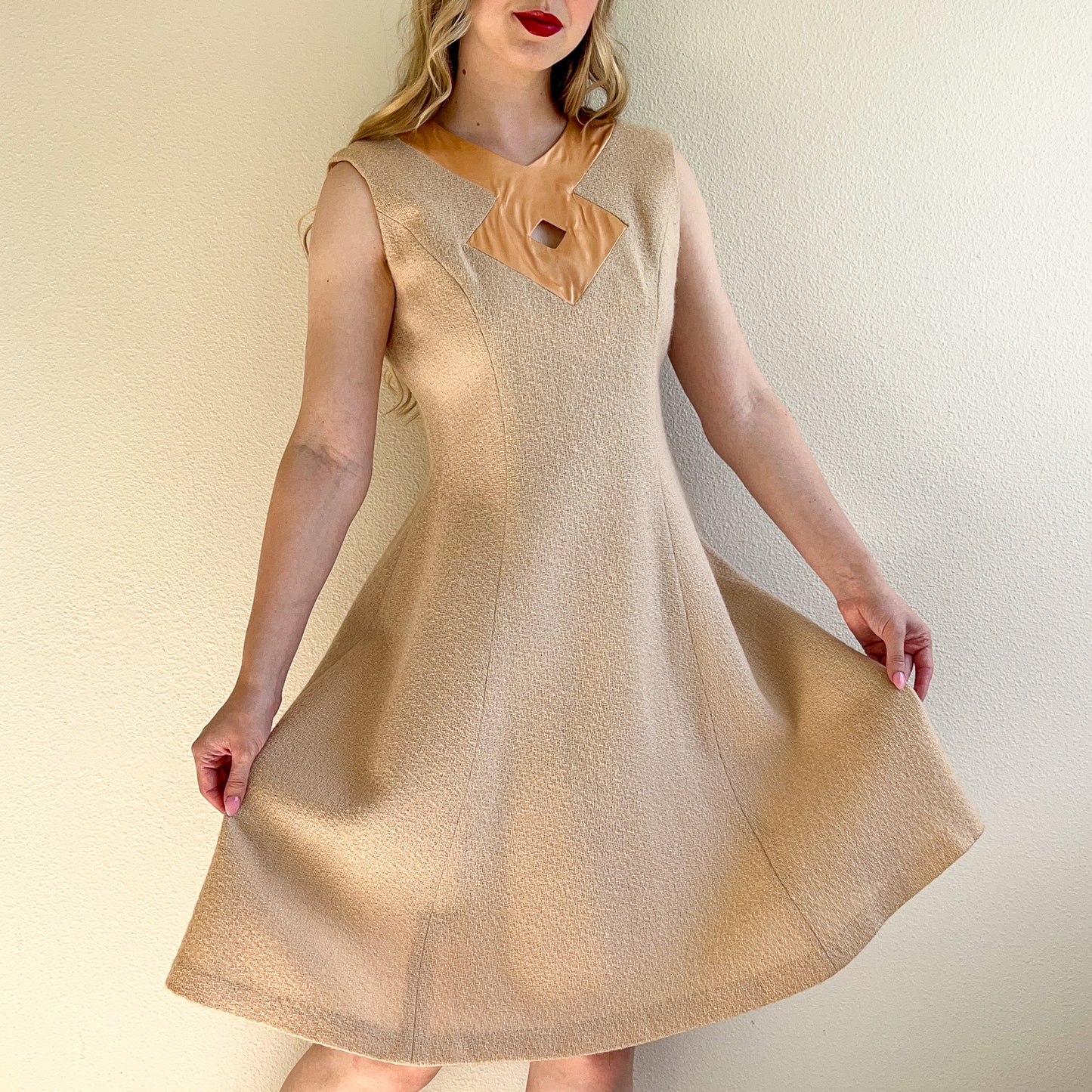 Stunning 1960s Cream Wool and Silk Dress (M/L)