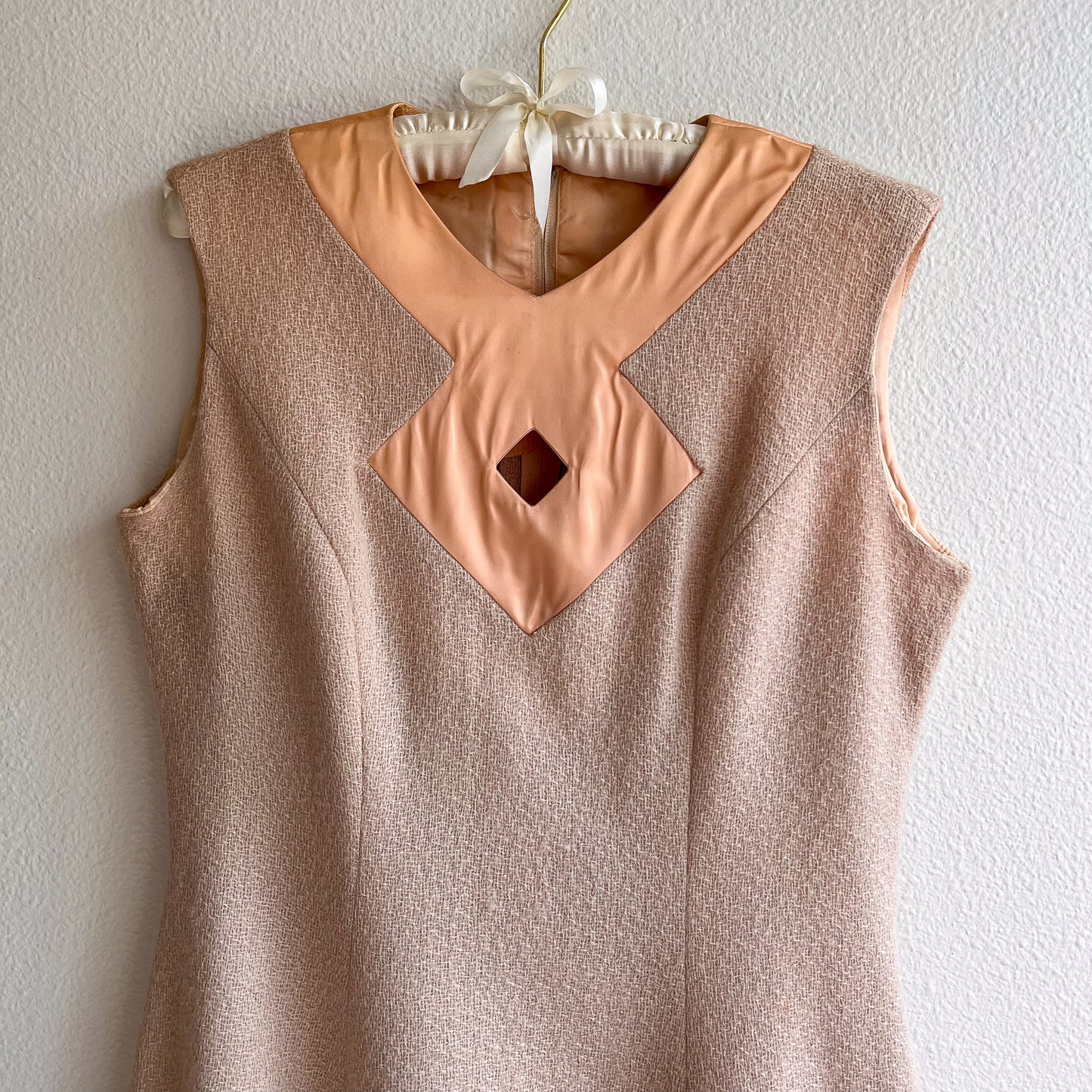 Stunning 1960s Cream Wool and Silk Dress (M/L)