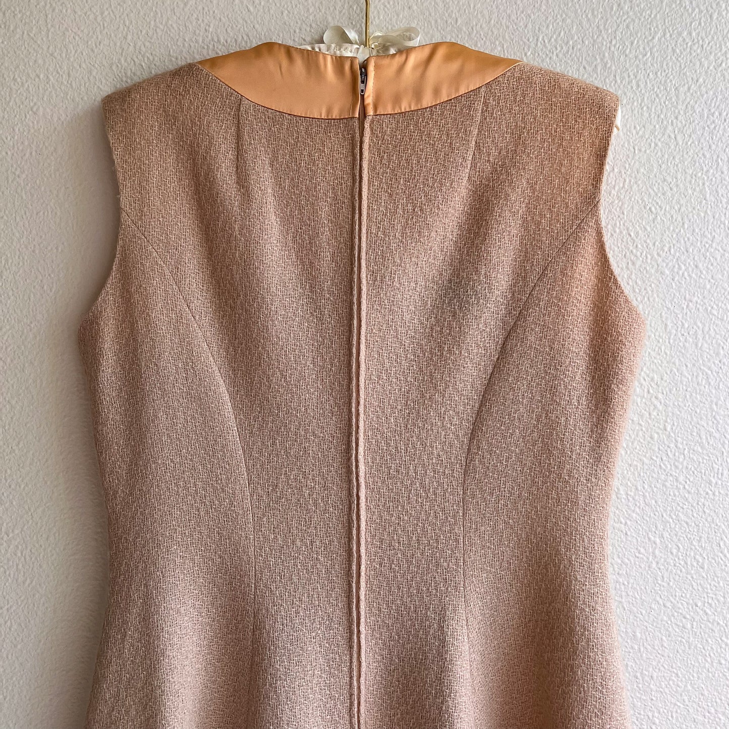 Stunning 1960s Cream Wool and Silk Dress (M/L)