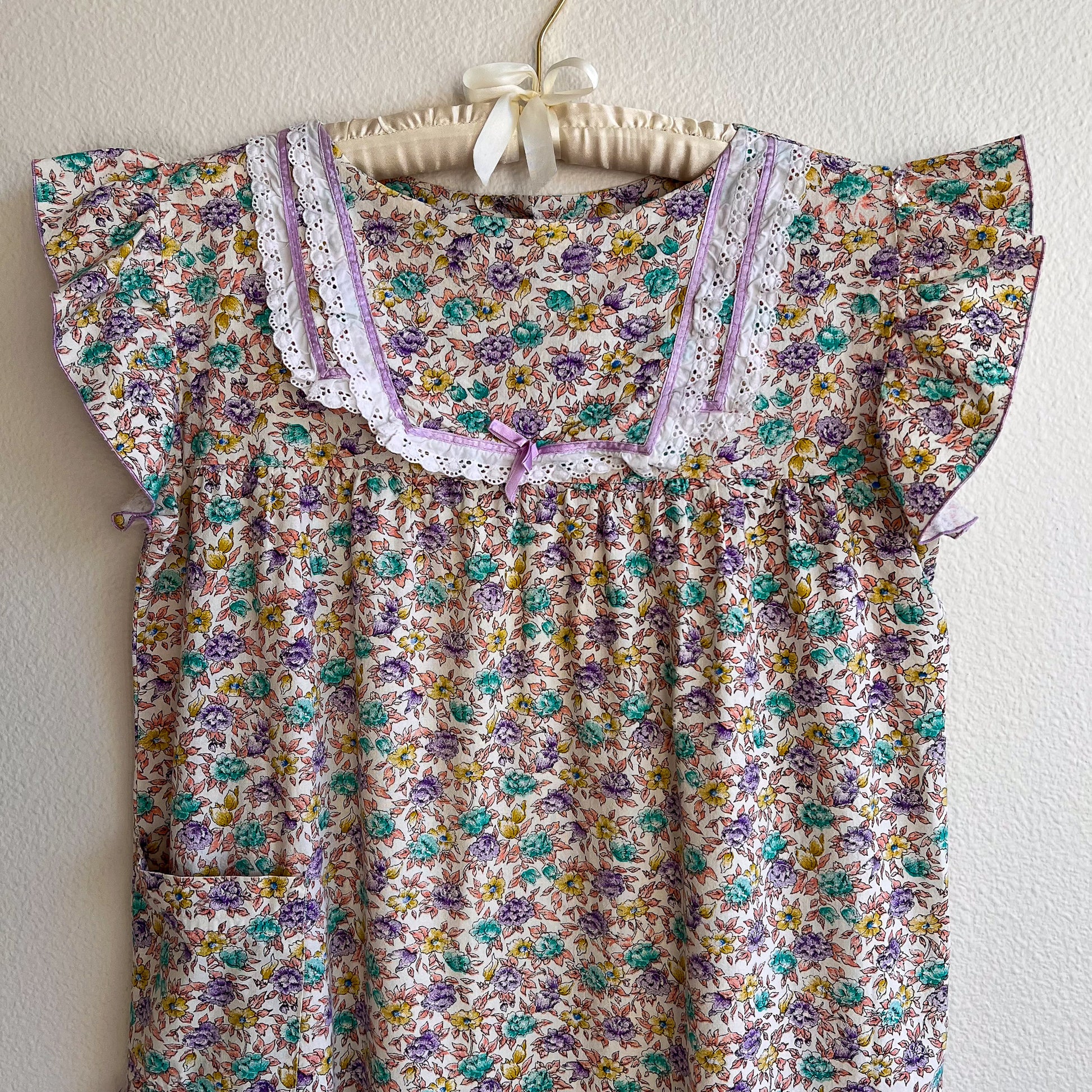 1960s Purple and Blue Floral Print Babydoll Dress (S/M) Studio Gloria Vintage 1960s Purple and Blue Floral Print Babydoll Dress (S/M) Studio Gloria Vintage