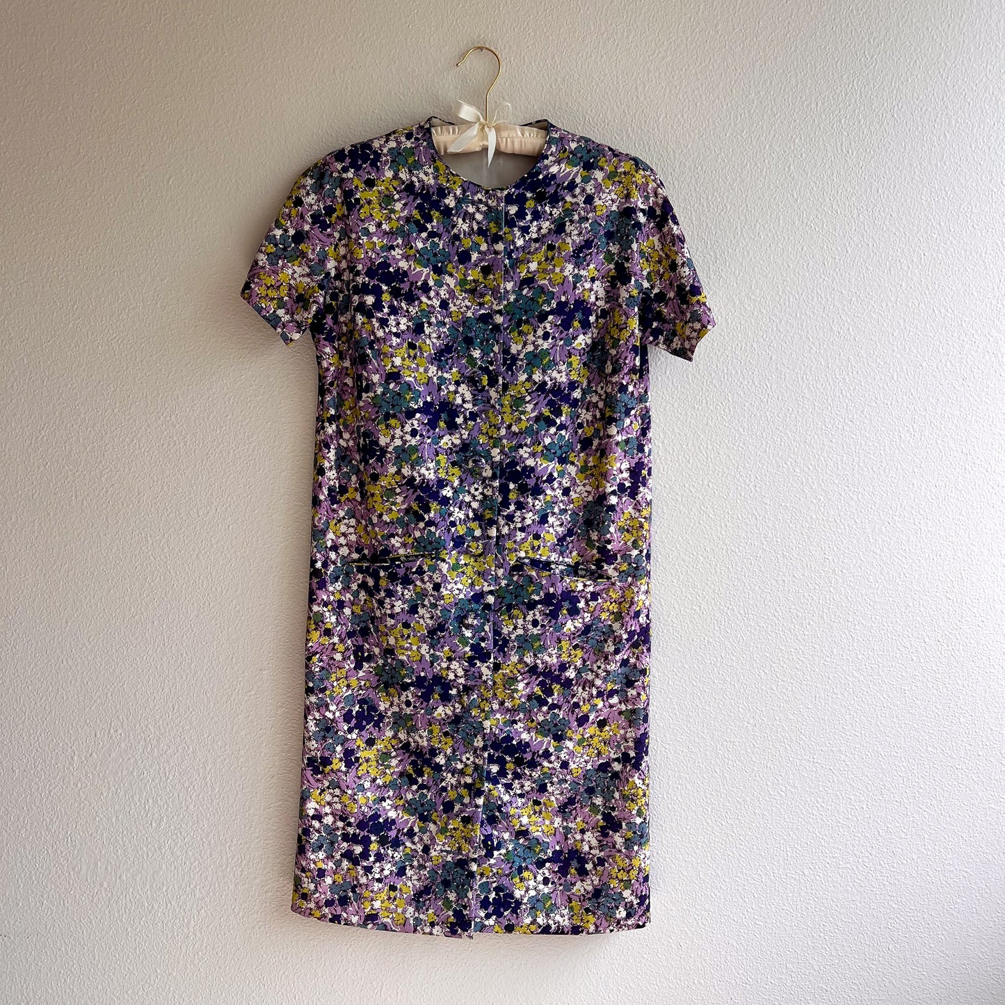 1960s Floral Buttoned Dress With Short Sleeves (S/M)
