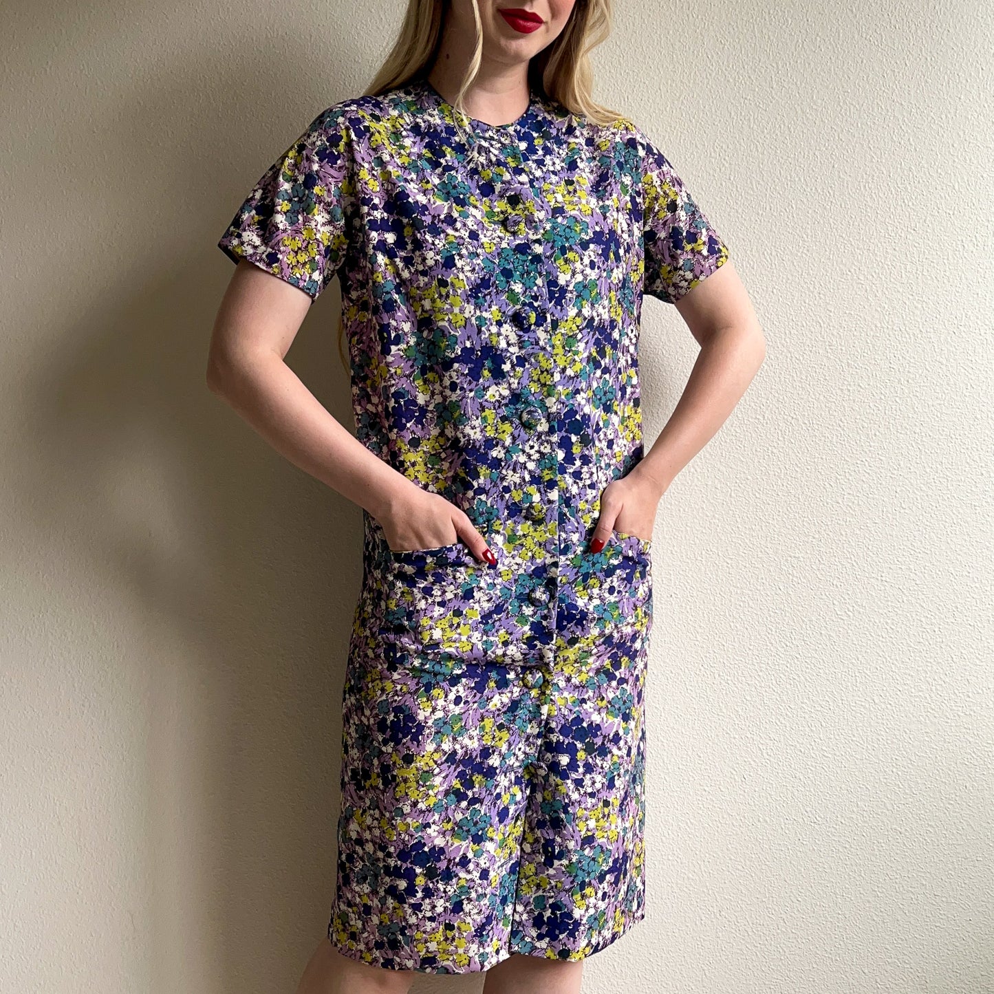 1960s Floral Buttoned Dress With Short Sleeves (S/M)