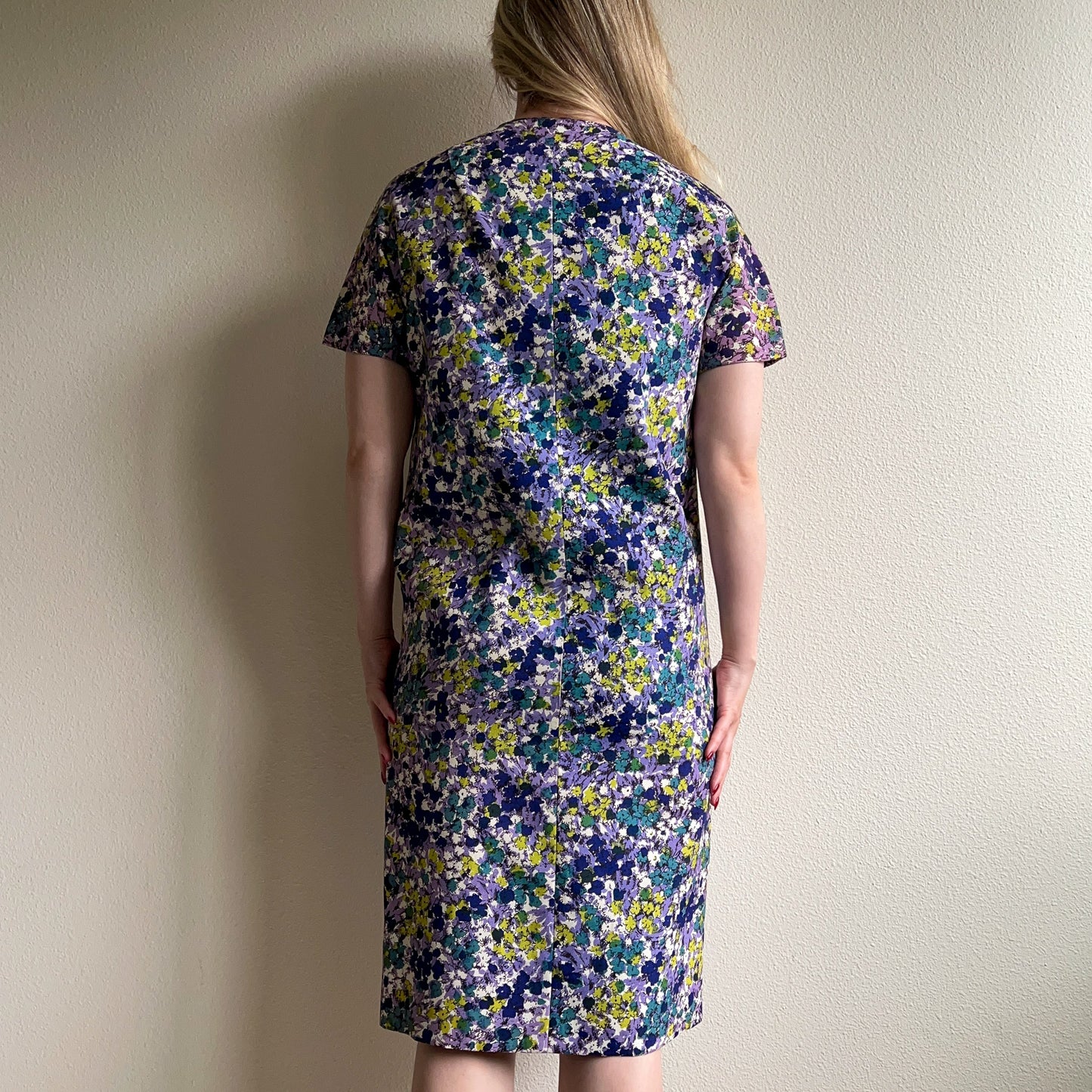 1960s Floral Buttoned Dress With Short Sleeves (S/M)