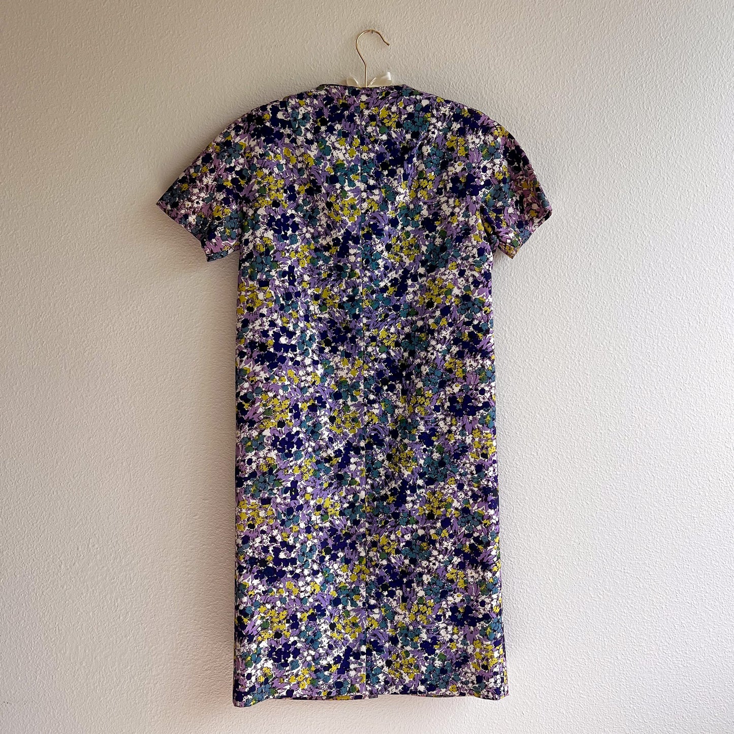 1960s Floral Buttoned Dress With Short Sleeves (S/M)