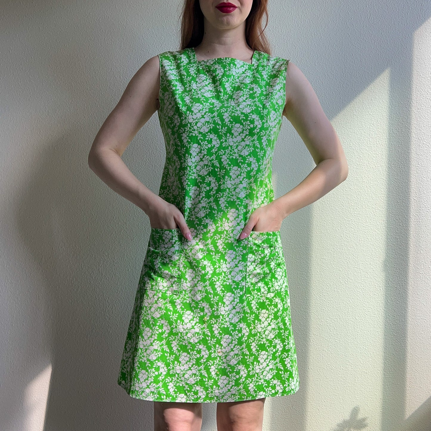 1960s Sleeveless Green Dress With White Floral Print (M)