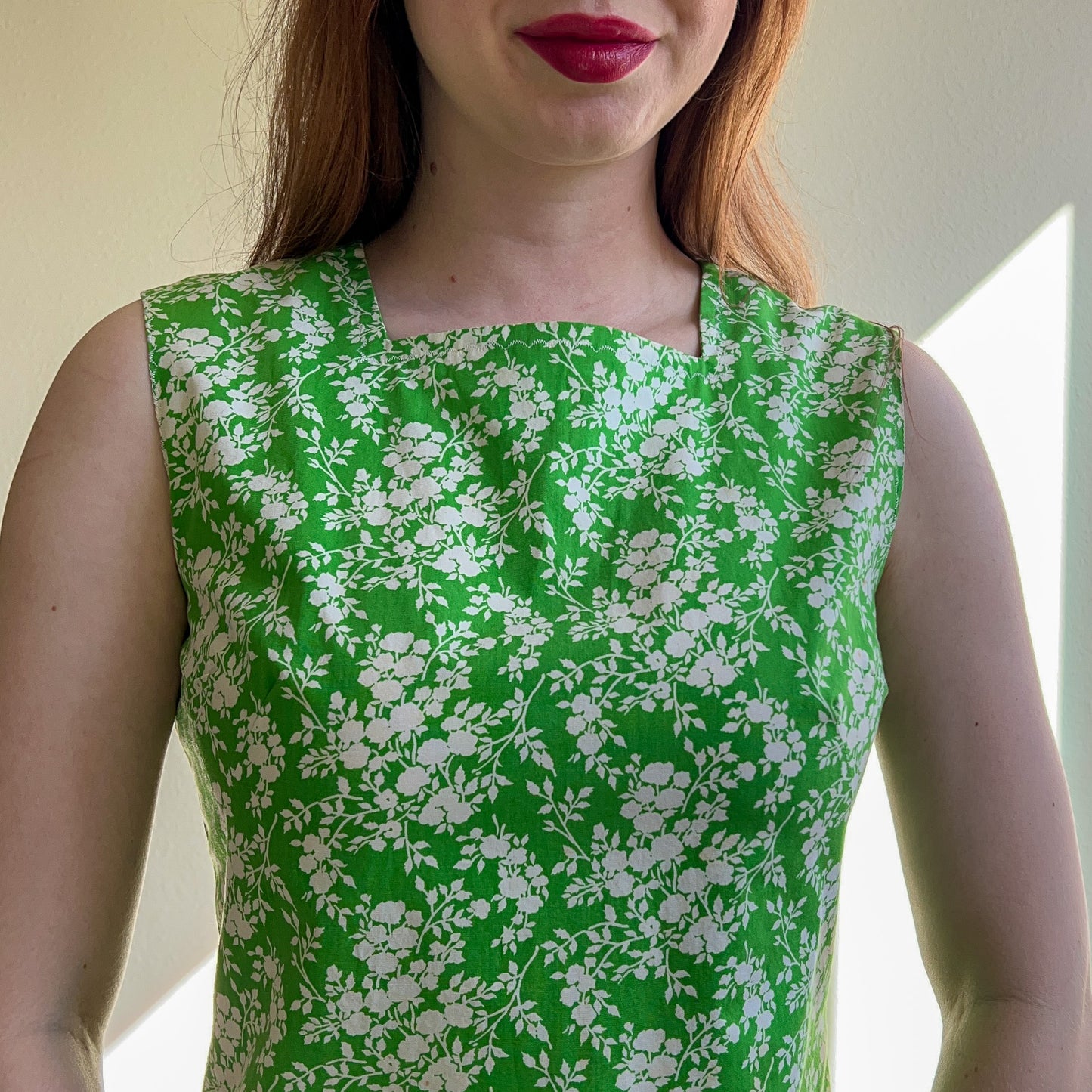 1960s Sleeveless Green Dress With White Floral Print (M)