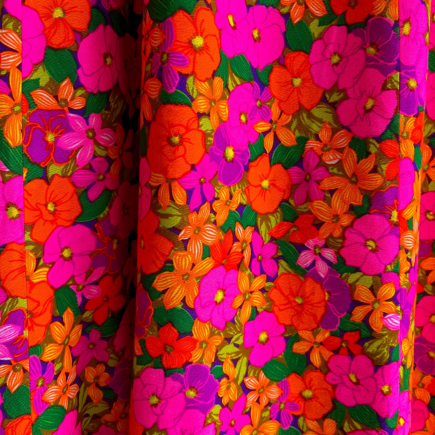 Vibrant 1960s Hot Pink Floral Hawaiian Maxi Dress (M/L)