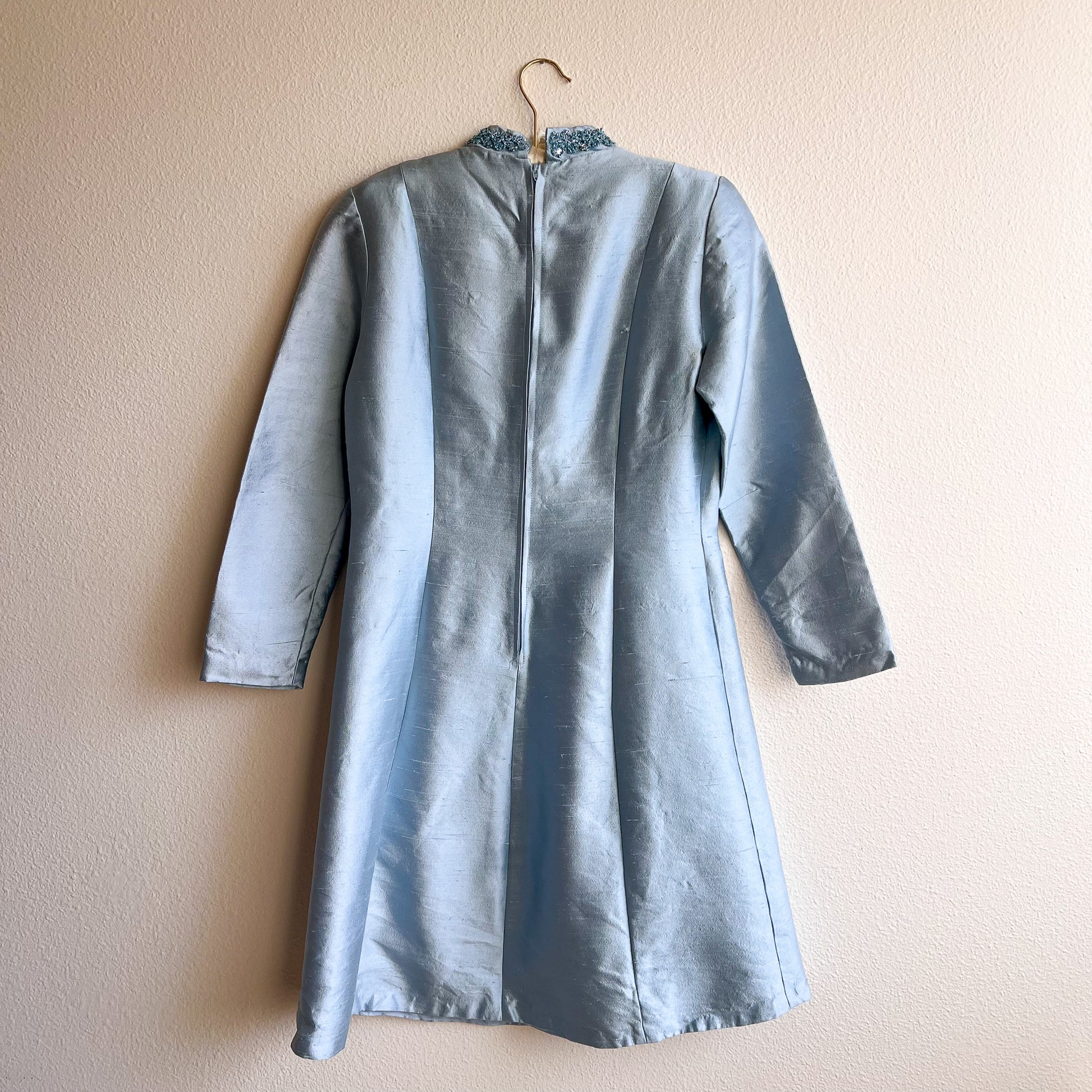 1960s Icy Blue Long Sleeve Silk Party Dress (M/L) Studio Gloria Vintage 1960s Icy Blue Long Sleeve Silk Party Dress (M/L) Studio Gloria Vintage