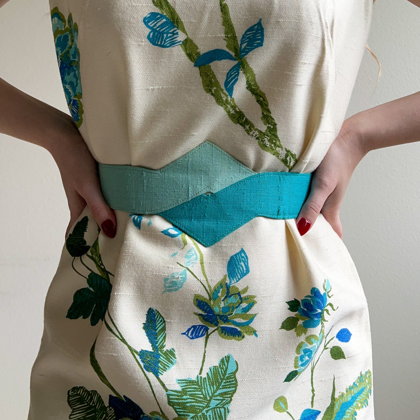 1960s Ivory Belted Dress With Blue Flowers (M)