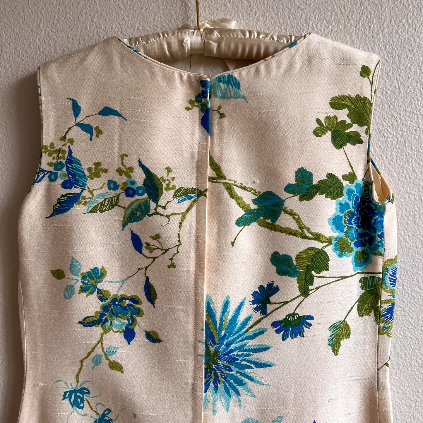 1960s Ivory Belted Dress With Blue Flowers (M)