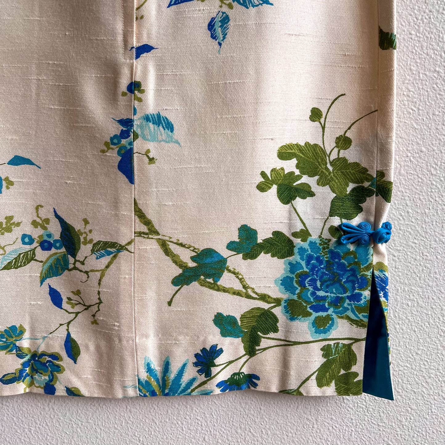 1960s Ivory Belted Dress With Blue Flowers (M)