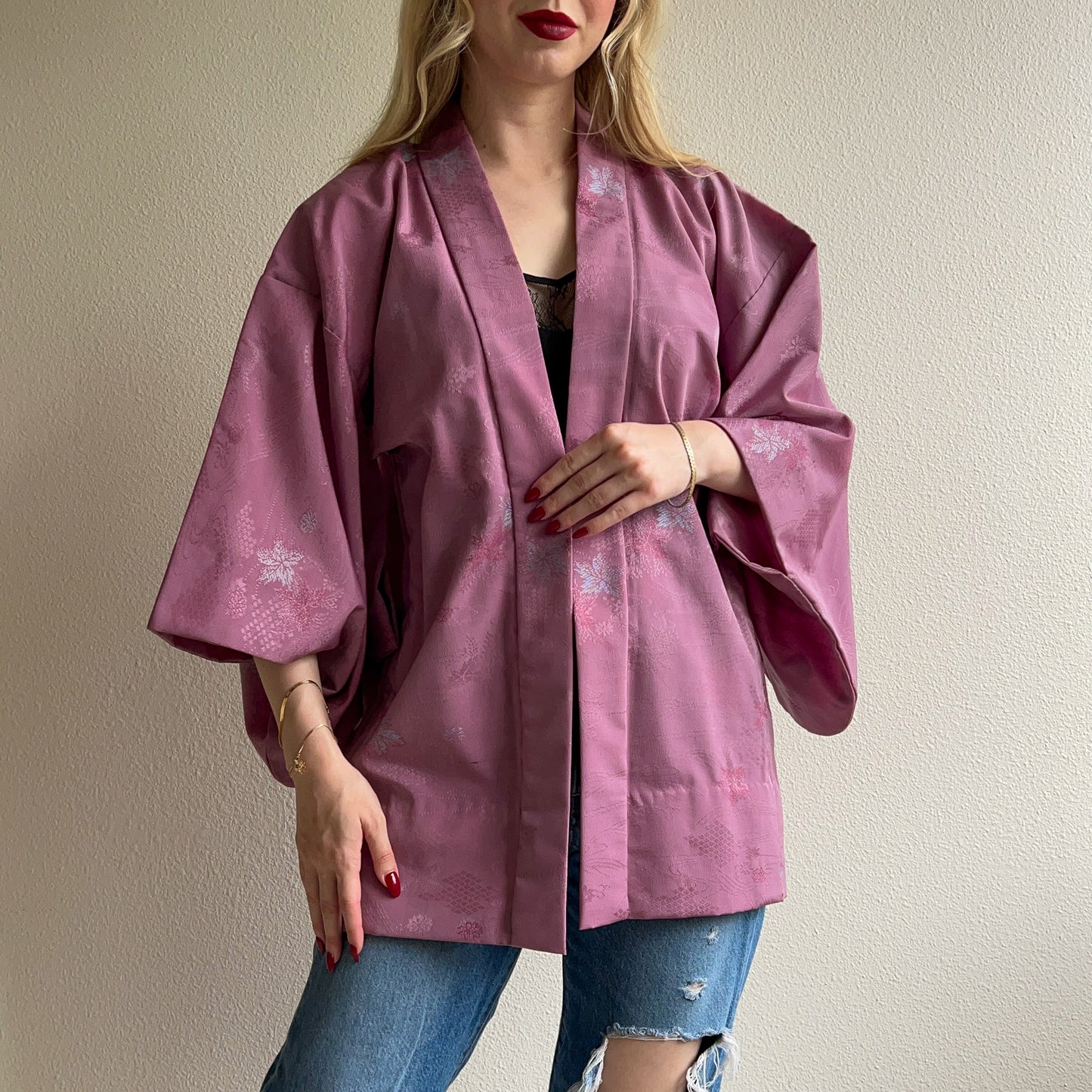 Stunning 1960s Lilac Silk Jacquared Kimono (OSFM)