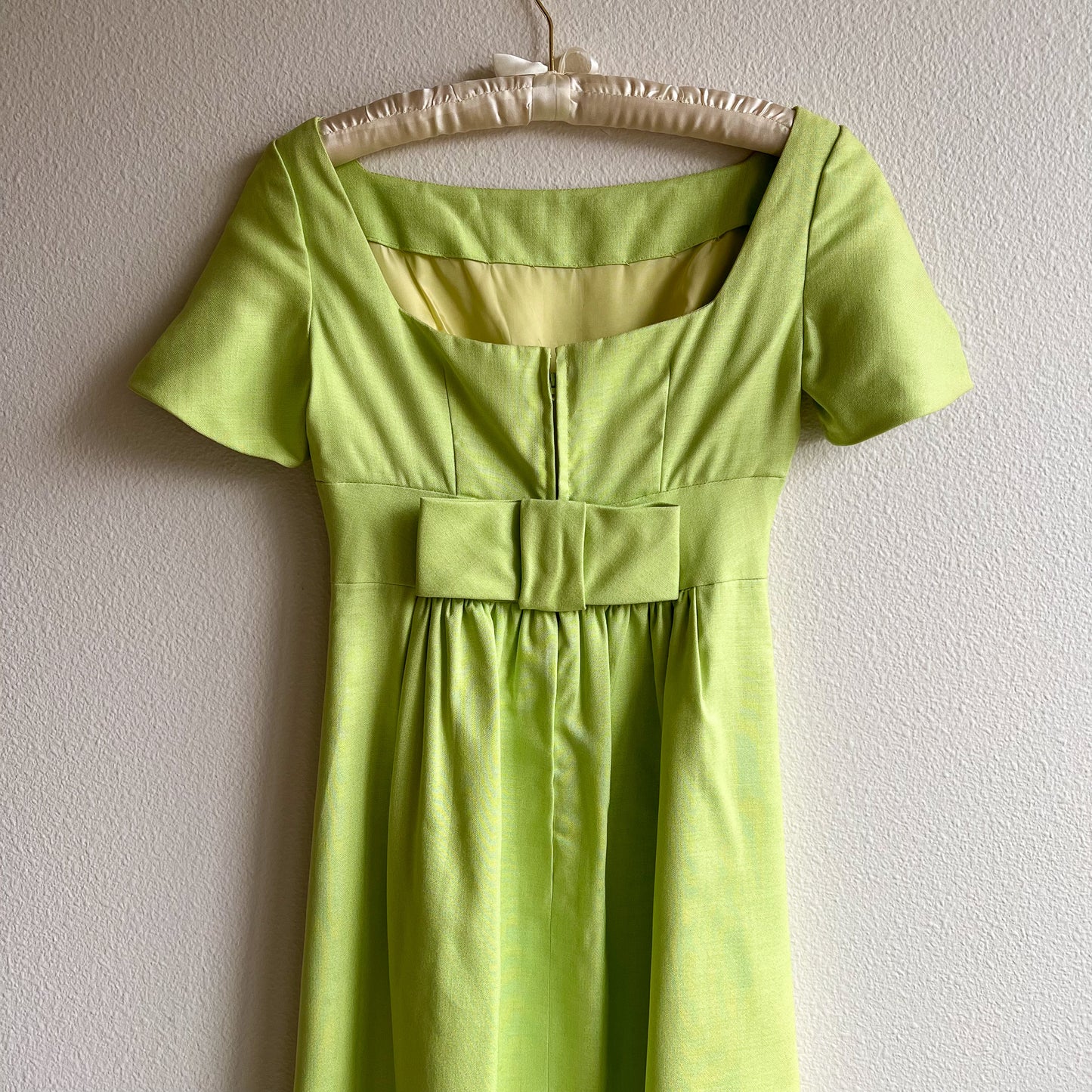 Darling 1960s Lime Green Cotton Gown With Bow (S)
