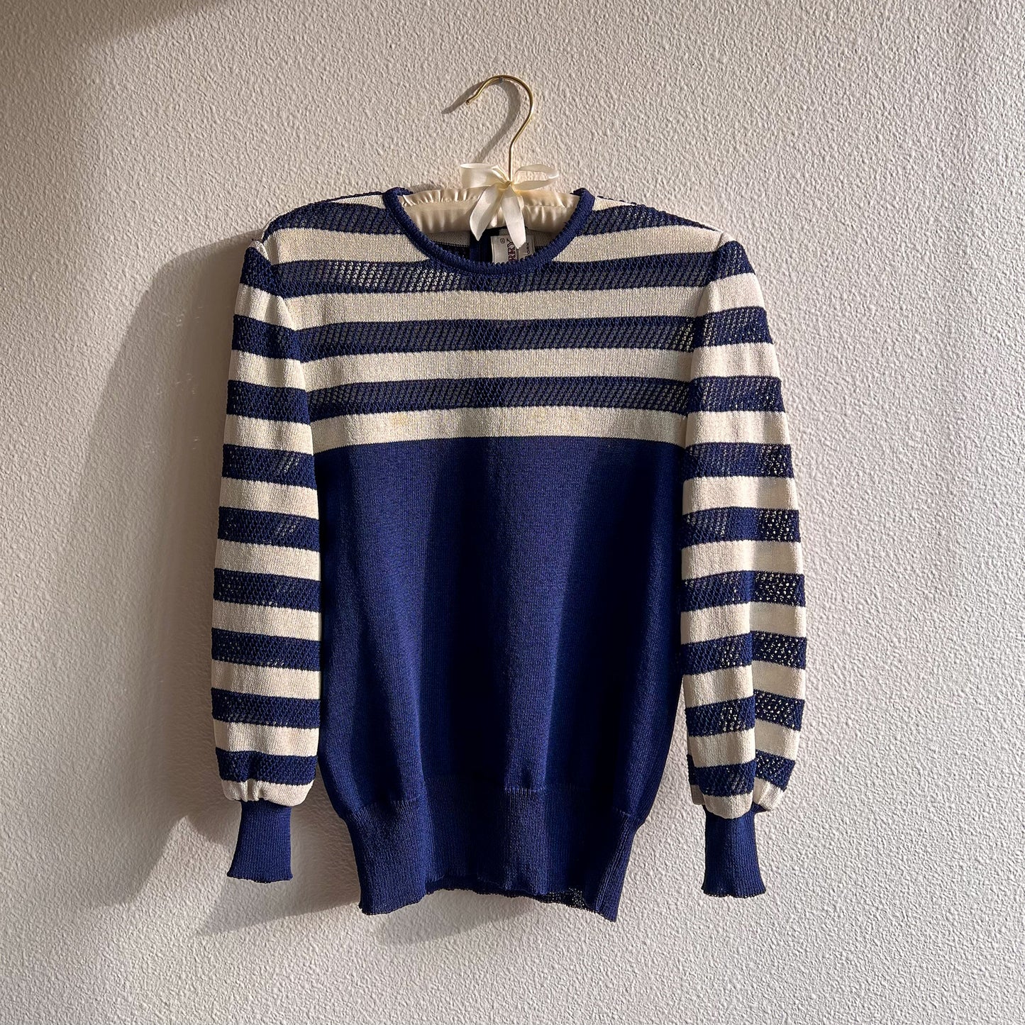 Nautical 1960s Navy Blue and White Sweater (S/M)