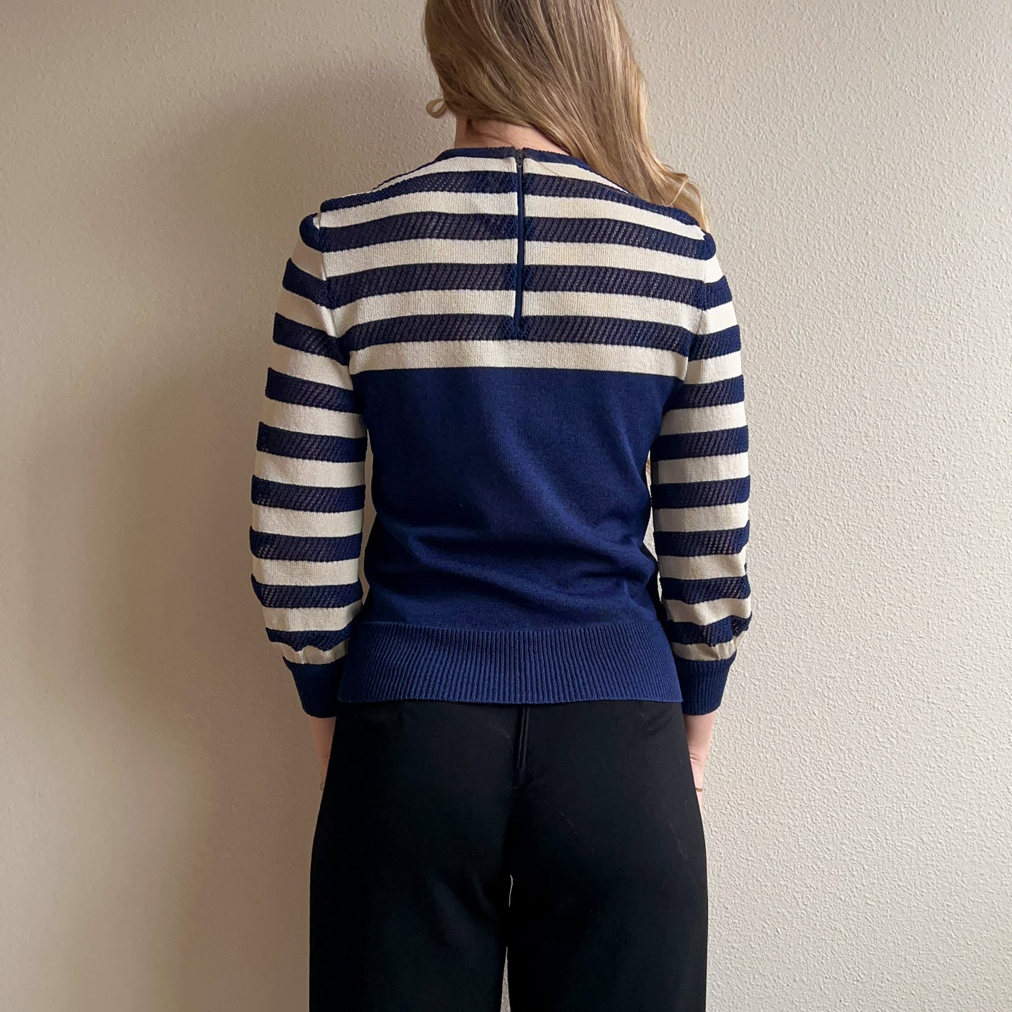 Nautical 1960s Navy Blue and White Sweater (S/M)