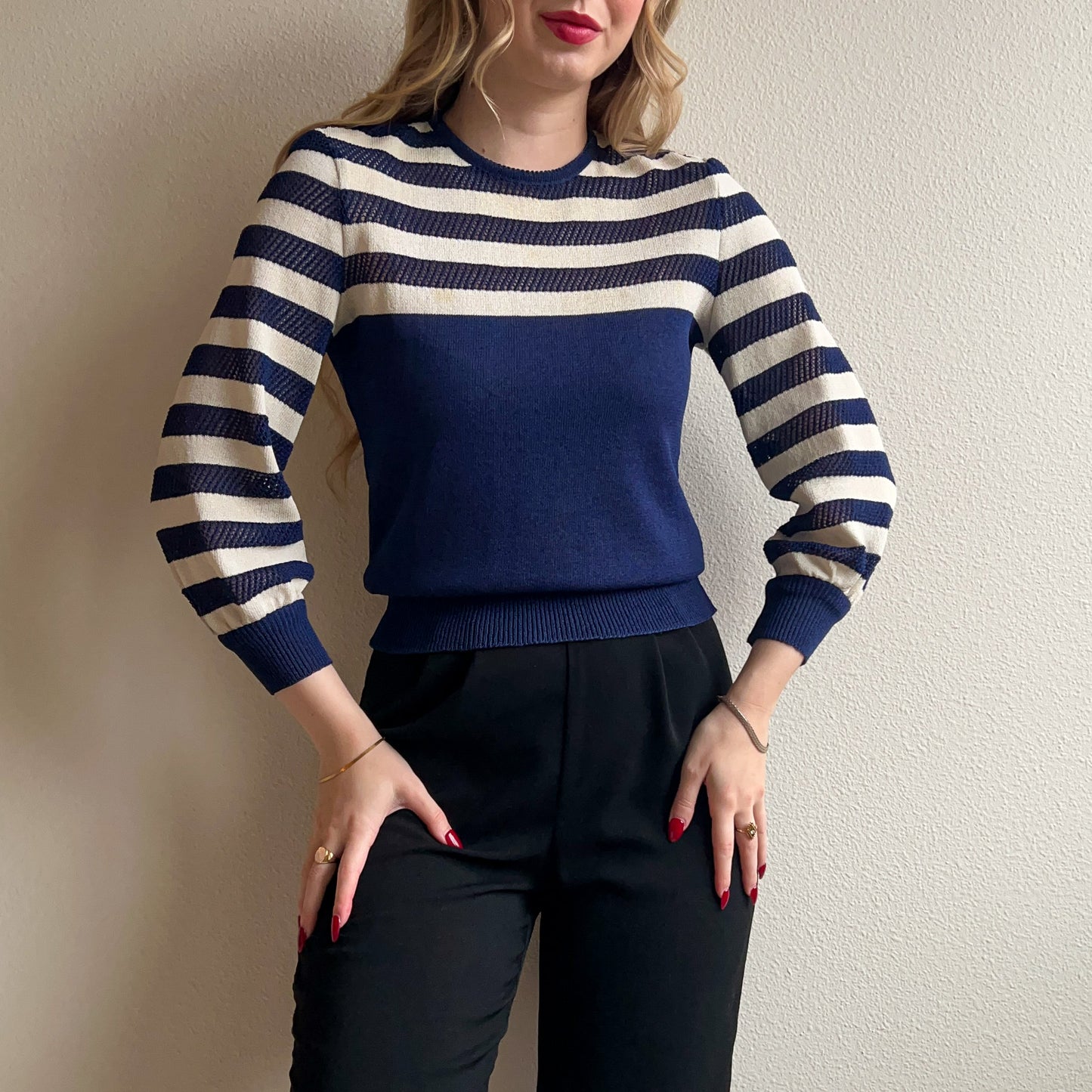 Nautical 1960s Navy Blue and White Sweater (S/M)