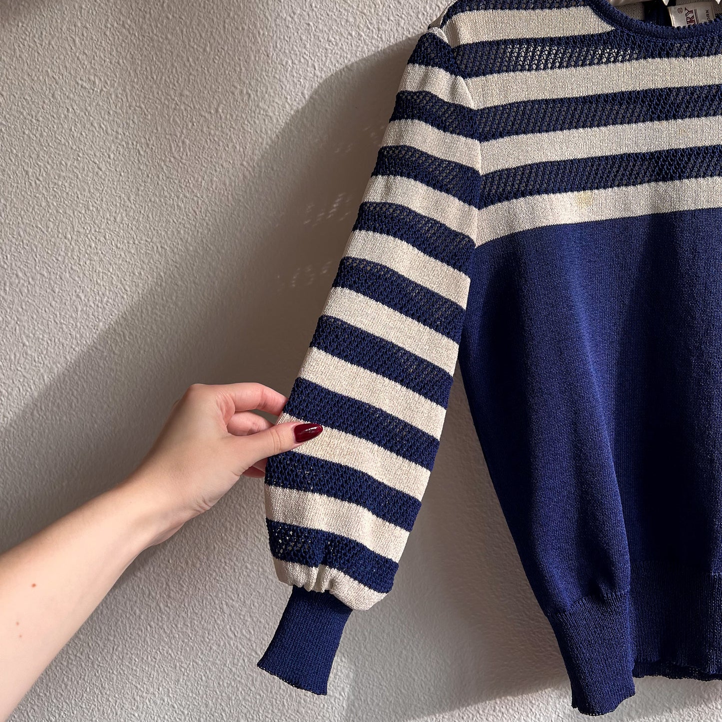 Nautical 1960s Navy Blue and White Sweater (S/M)