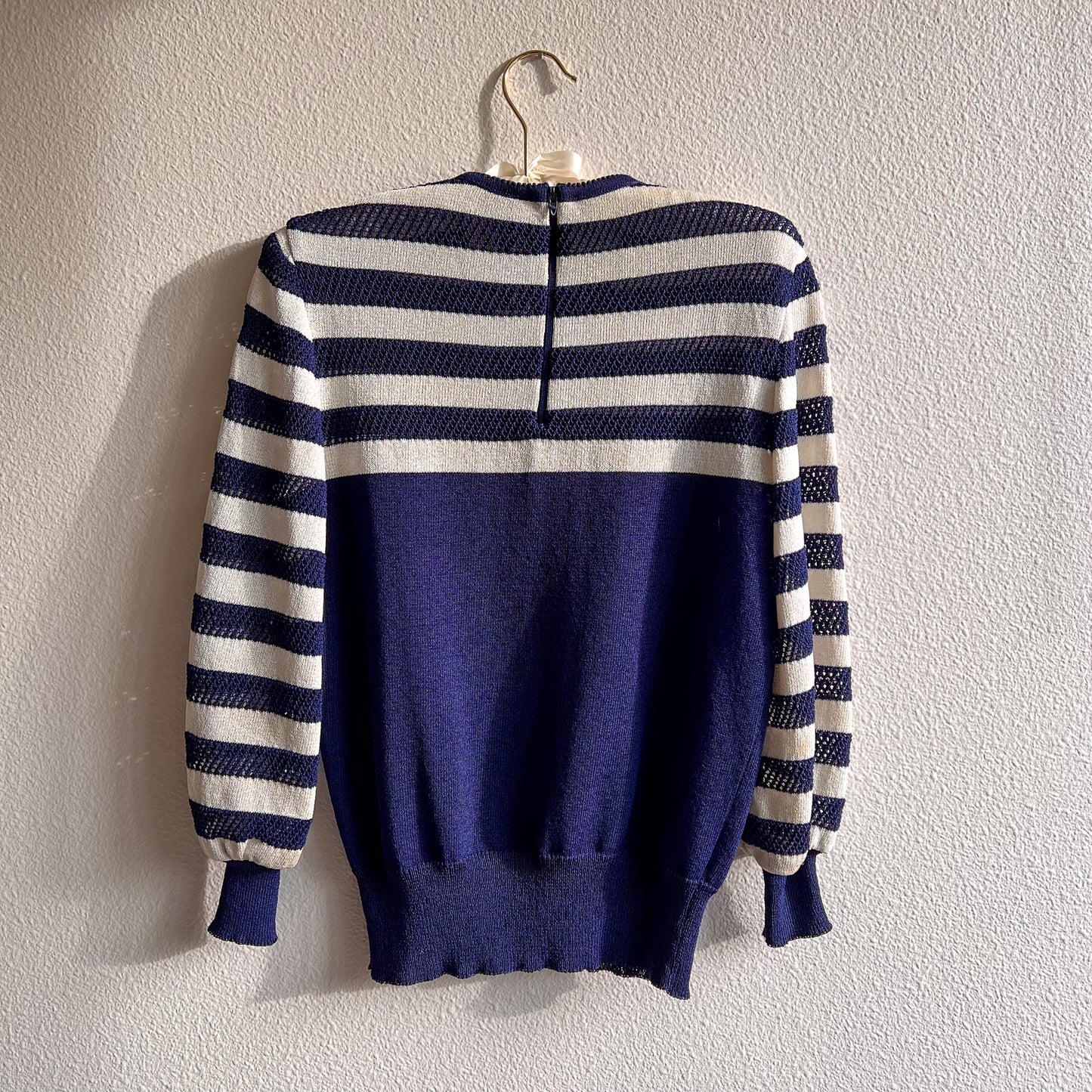 Nautical 1960s Navy Blue and White Sweater (S/M)