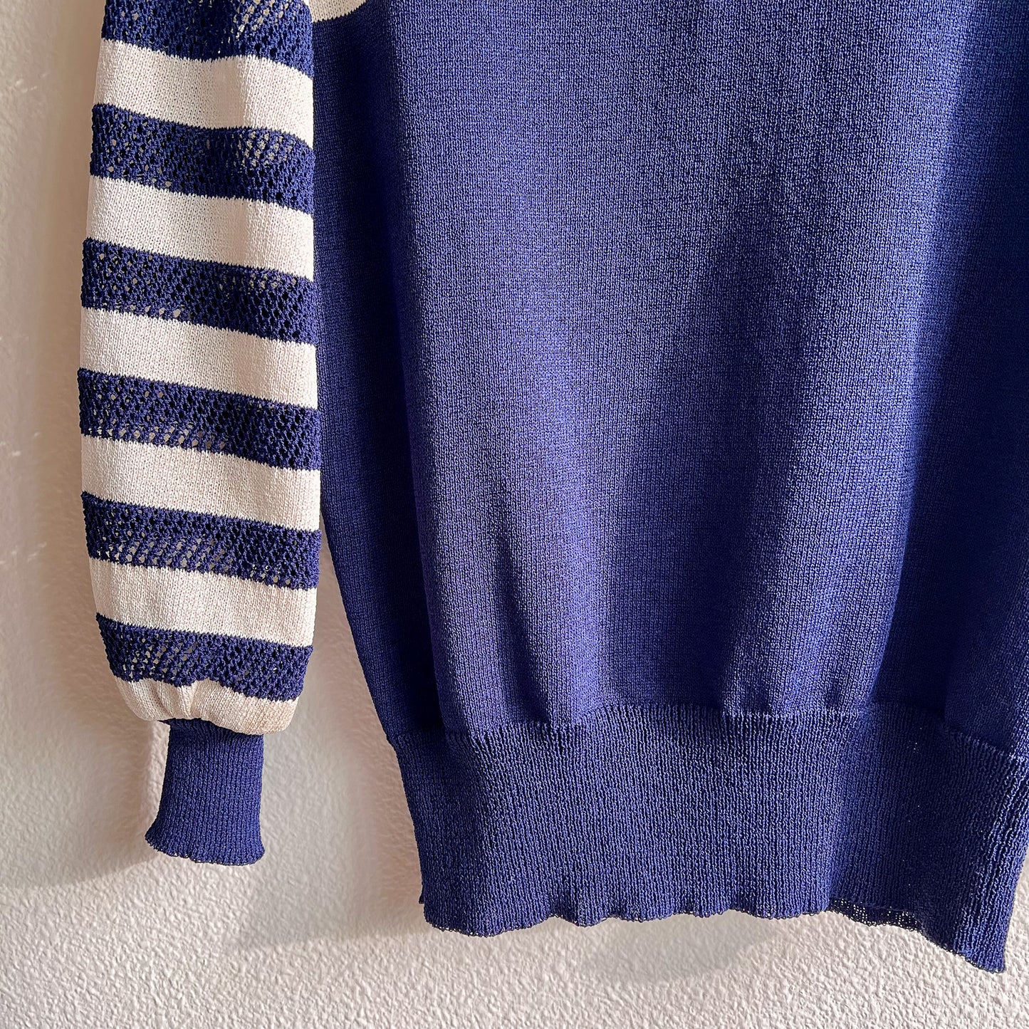 Nautical 1960s Navy Blue and White Sweater (S/M)