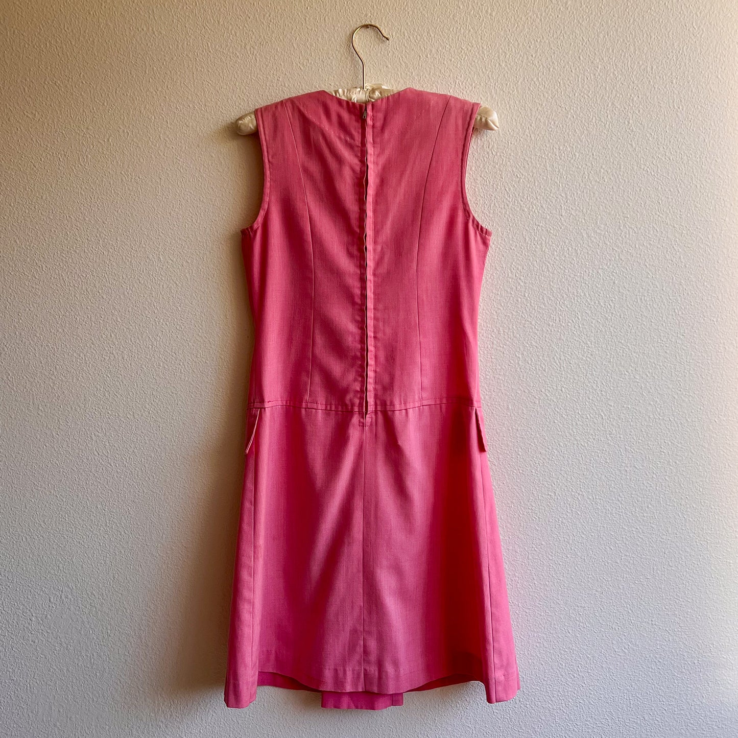 1960s Sleeveless Pink Dress With Decorative Pockets (S)