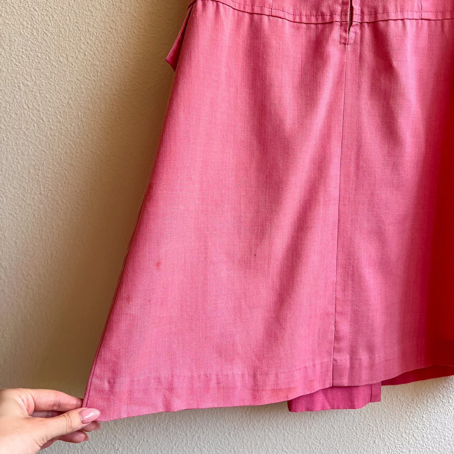 1960s Sleeveless Pink Dress With Decorative Pockets (S)