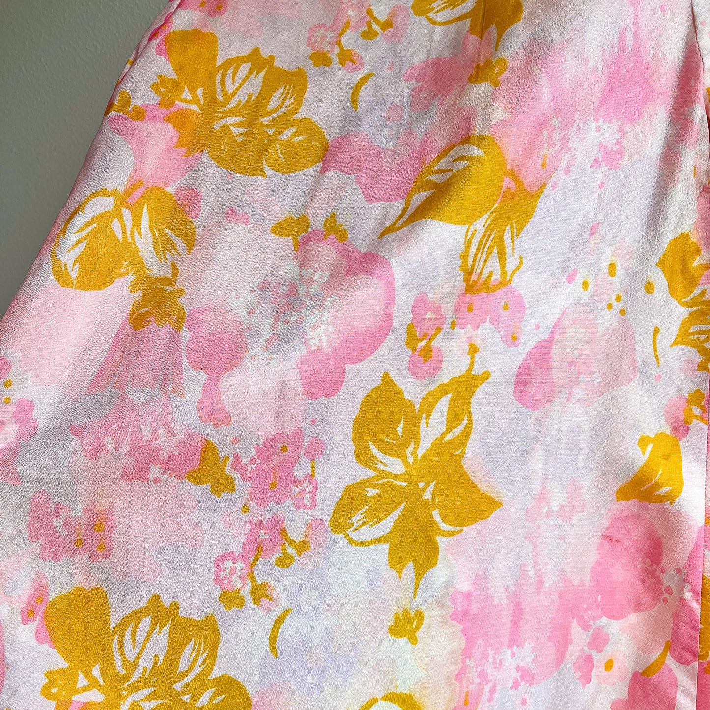 1960s Pink Floral Pattern Lightweight Robe (S/M)