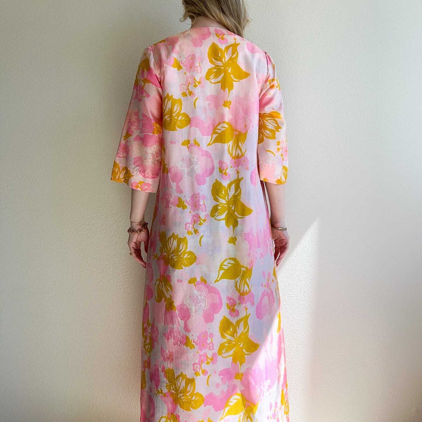 1960s Pink Floral Pattern Lightweight Robe (S/M)