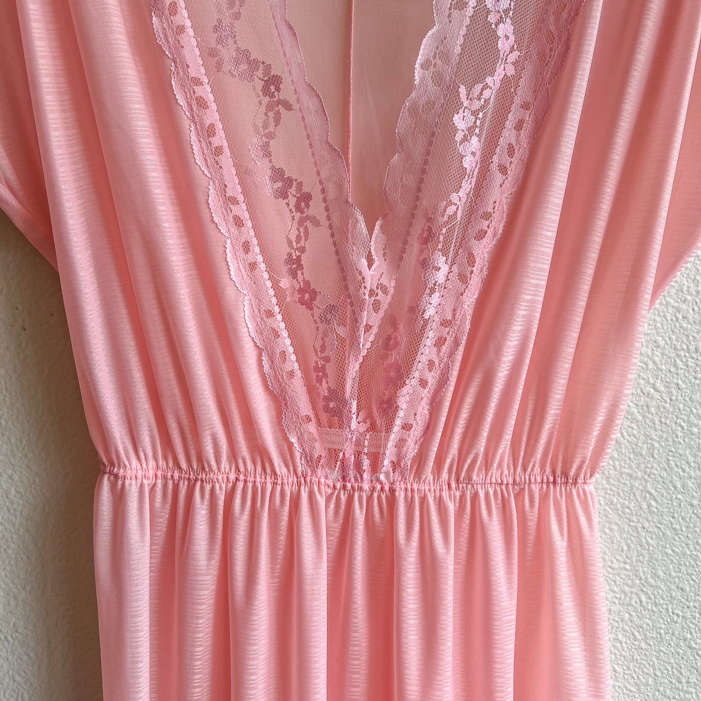 1960s Pale Pink Nightgown With Short Sleeves (S/M)