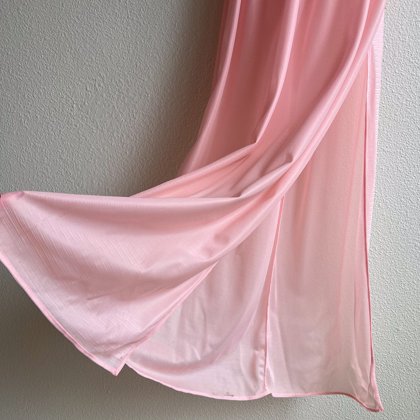 1960s Pale Pink Nightgown With Short Sleeves (S/M)