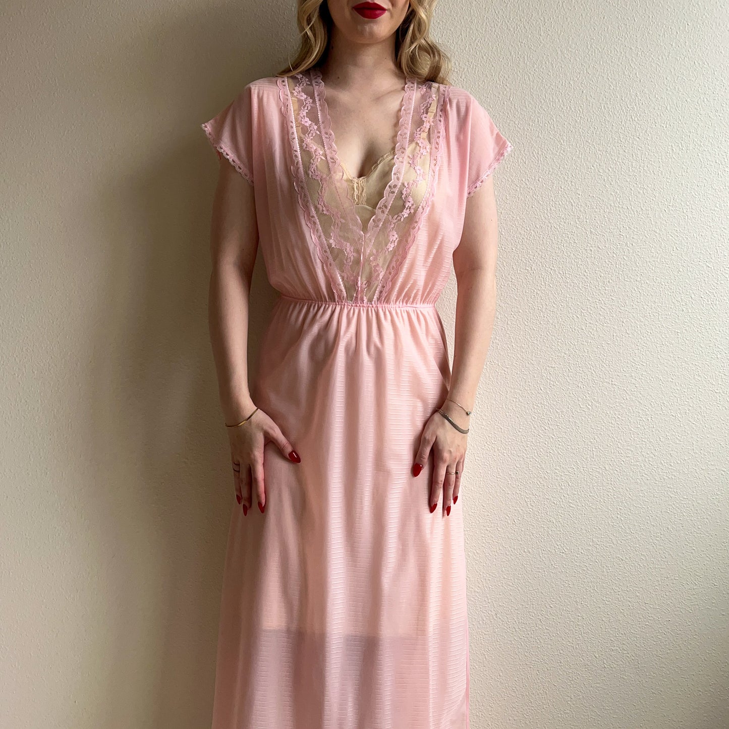 1960s Pale Pink Nightgown With Short Sleeves (S/M)