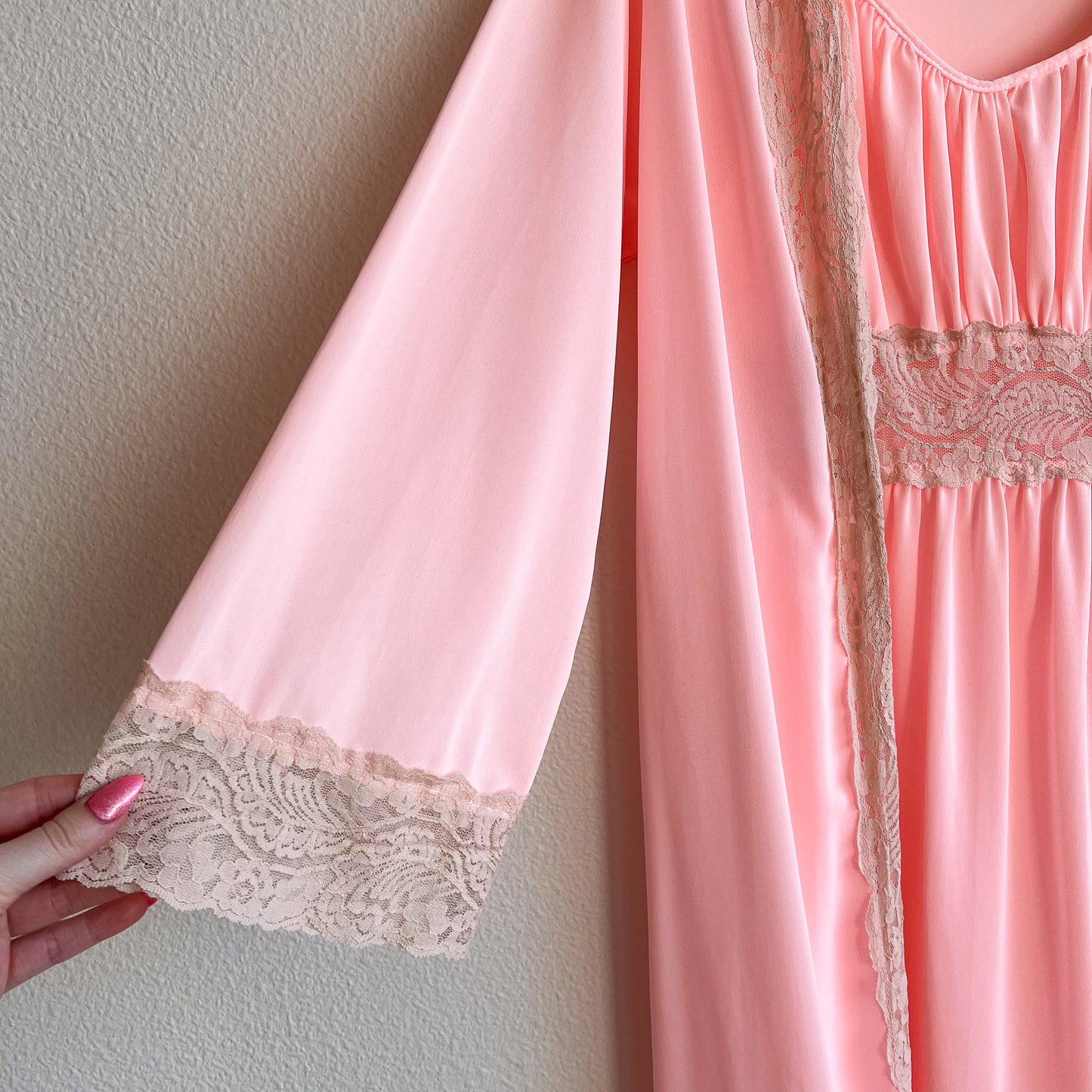 1960s Pink Nightgown and Bed Jacket With Lace Trim (S/M)