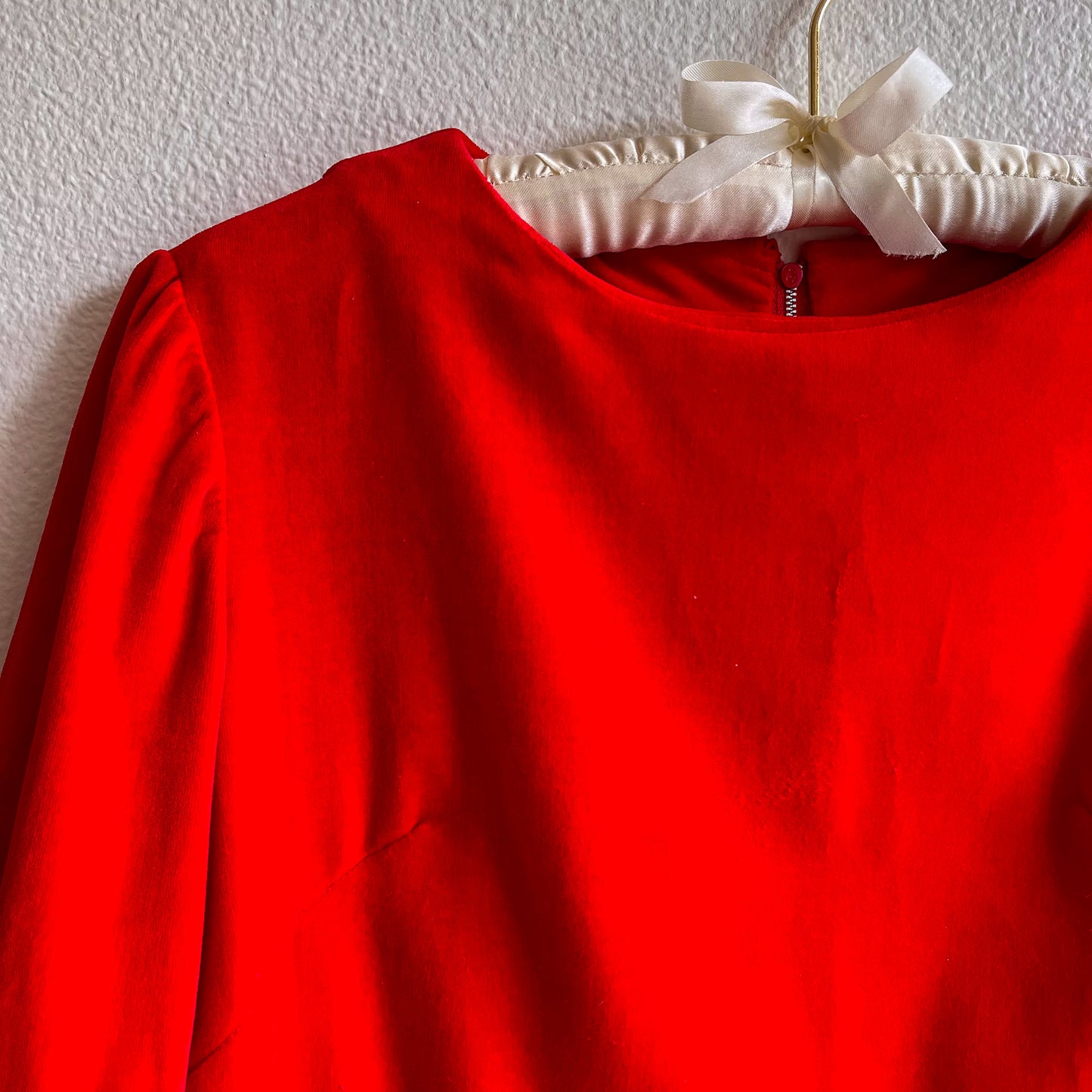 Stunning 1960s Red Velvet Dress With Eyelet Details (M)