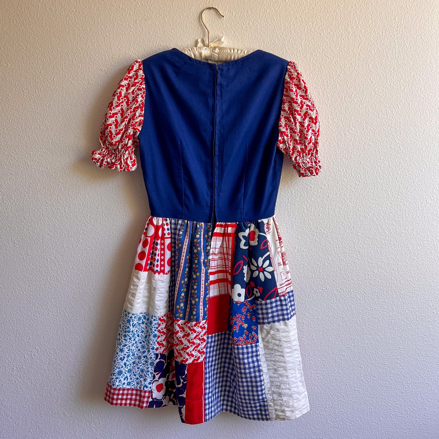 1960s Red, White, and Blue Quilted Pattern Summer Dress (S)