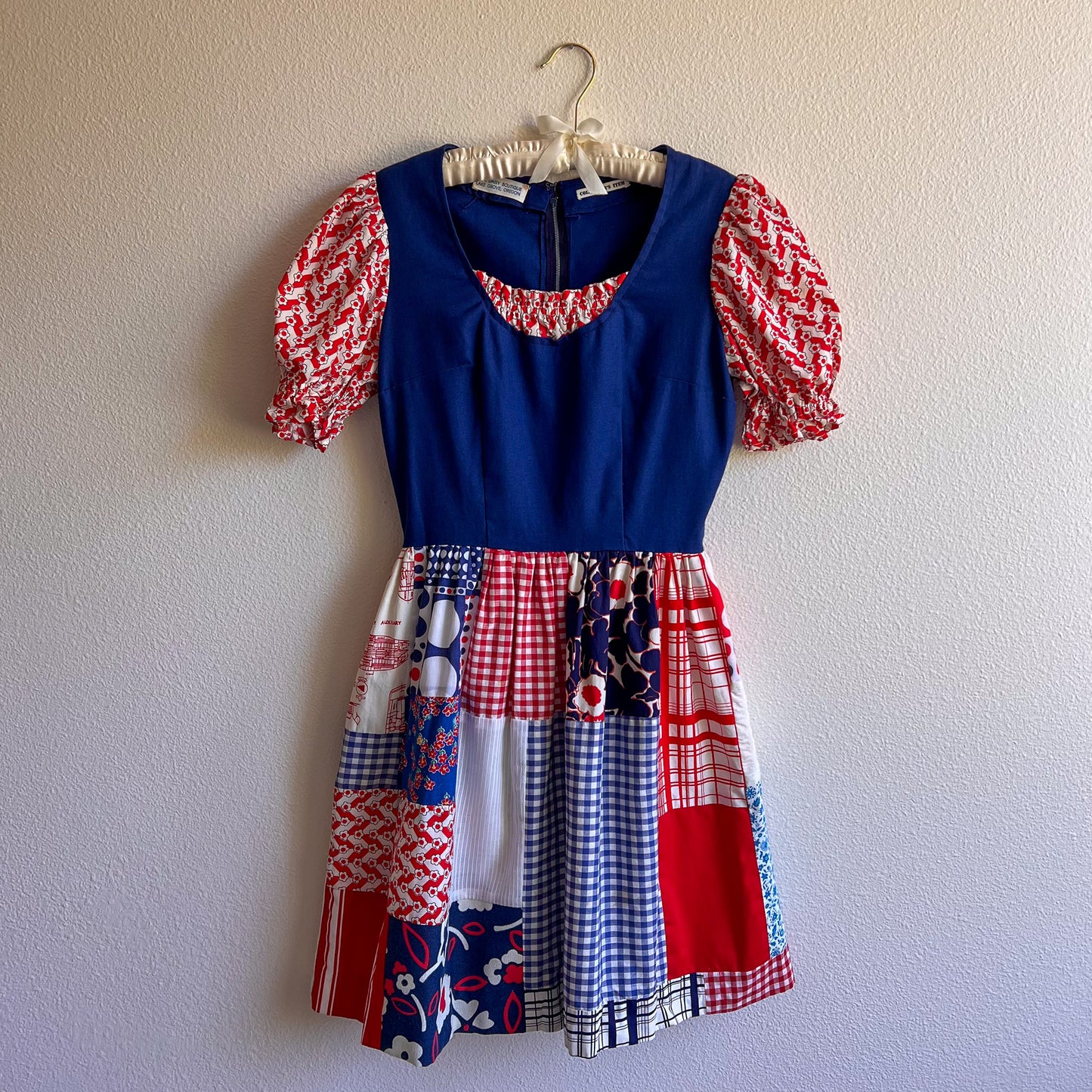 1960s Red, White, and Blue Quilted Pattern Summer Dress (S)