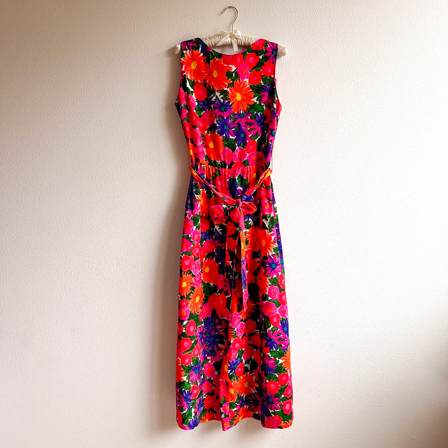 Vibrant 1960s Retro Floral Pint Jumpsuit (M)