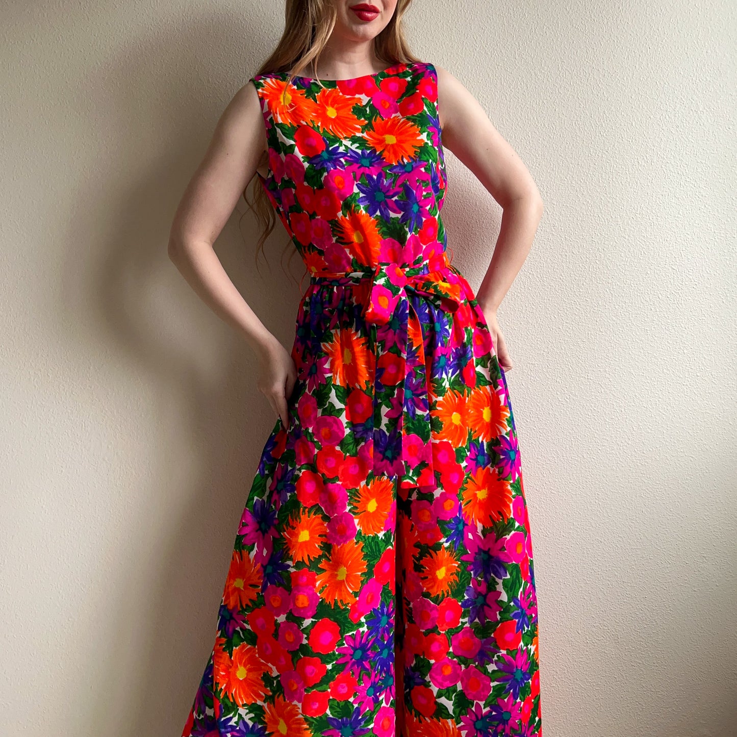 Vibrant 1960s Retro Floral Pint Jumpsuit (M)