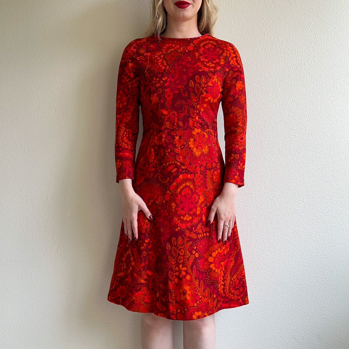 1960s Shades of Red Pattern Dress (XS/S)