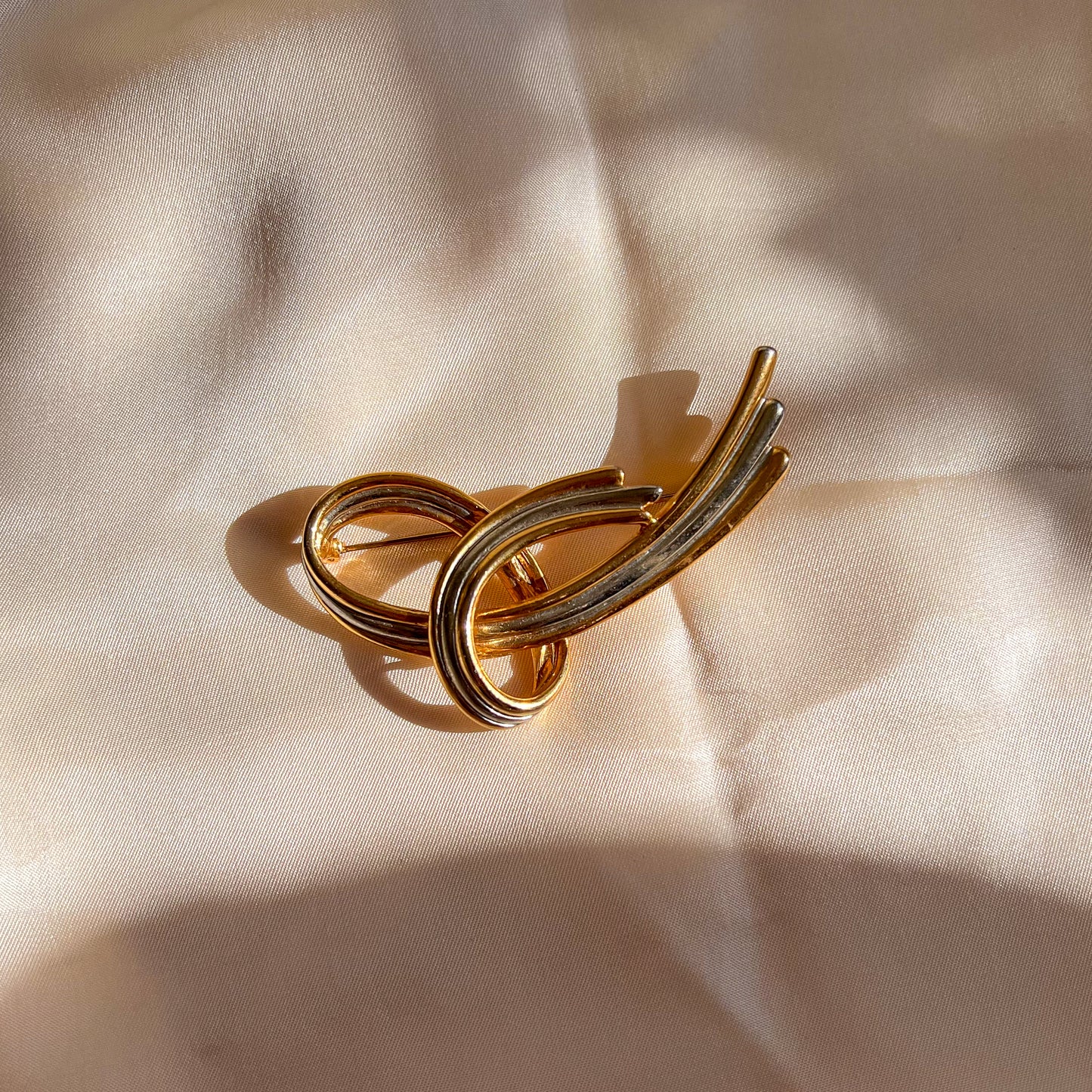 1960s Gold and Silver Mixed Metals Brooch