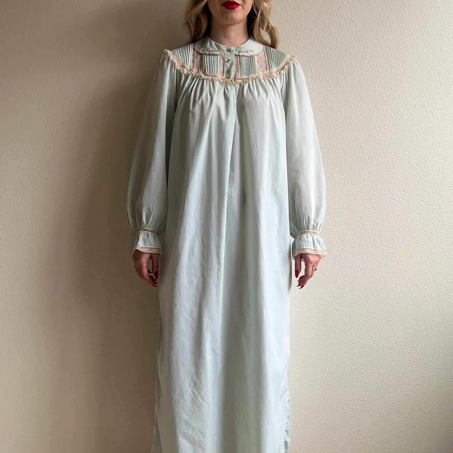 1960s Soft Mint Nightgown With Pin Tucks (M/L)