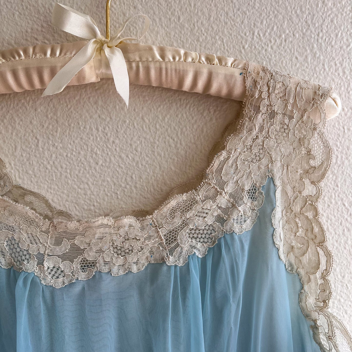 1960s Soft Blue Nylon Nightgown With White Lace (M/L)