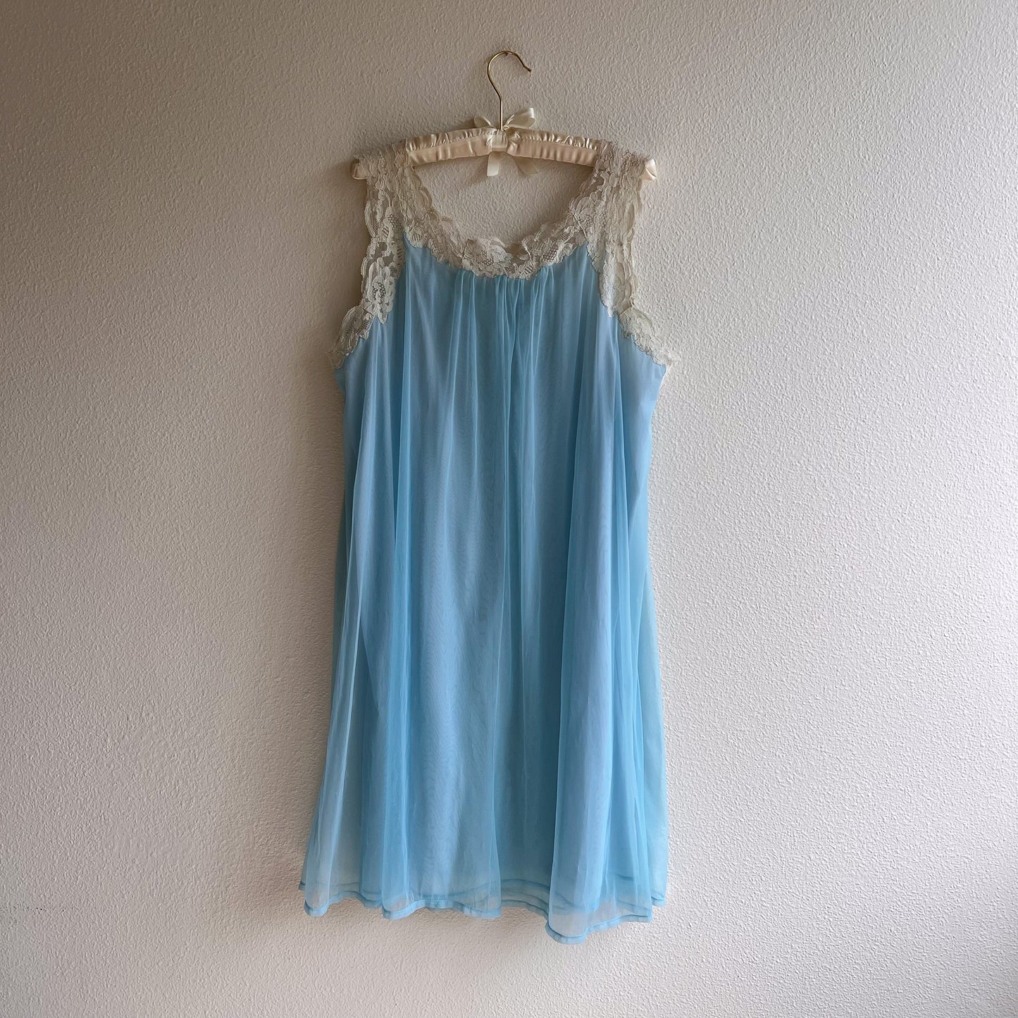 1960s Soft Blue Nylon Nightgown With White Lace (M/L)
