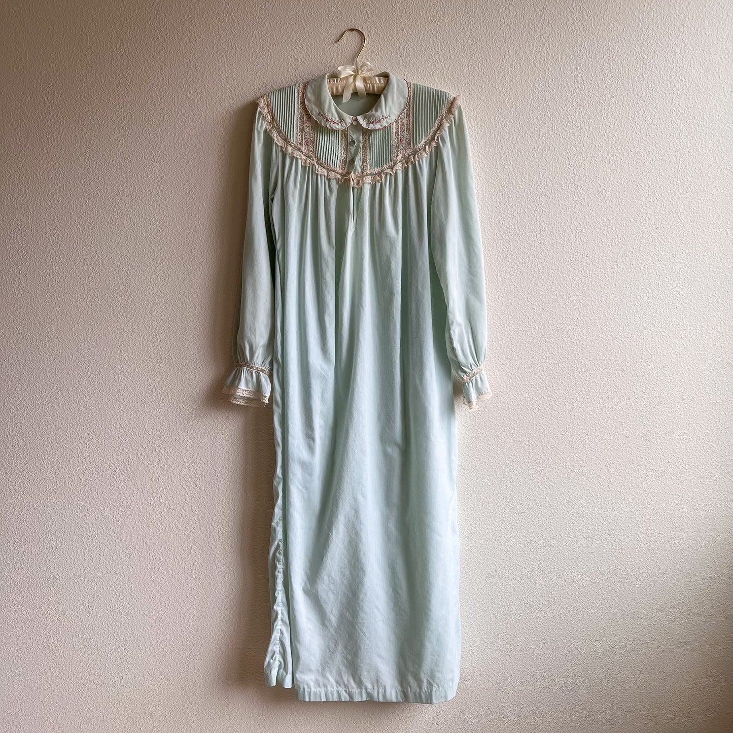 1960s Soft Mint Nightgown With Pin Tucks (M/L)