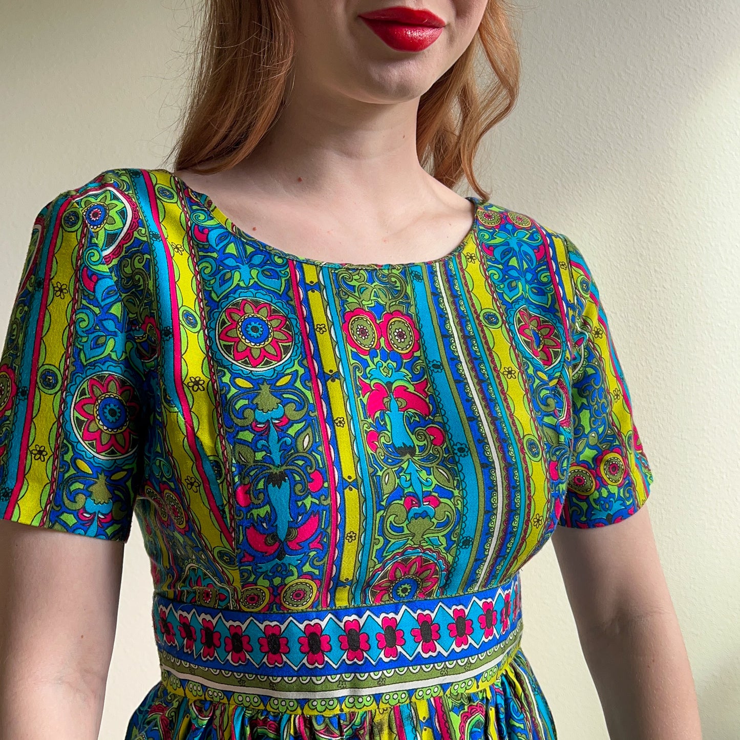 Vibrant 1960s Teal and Lime Retro Print Maxi Dress (M)