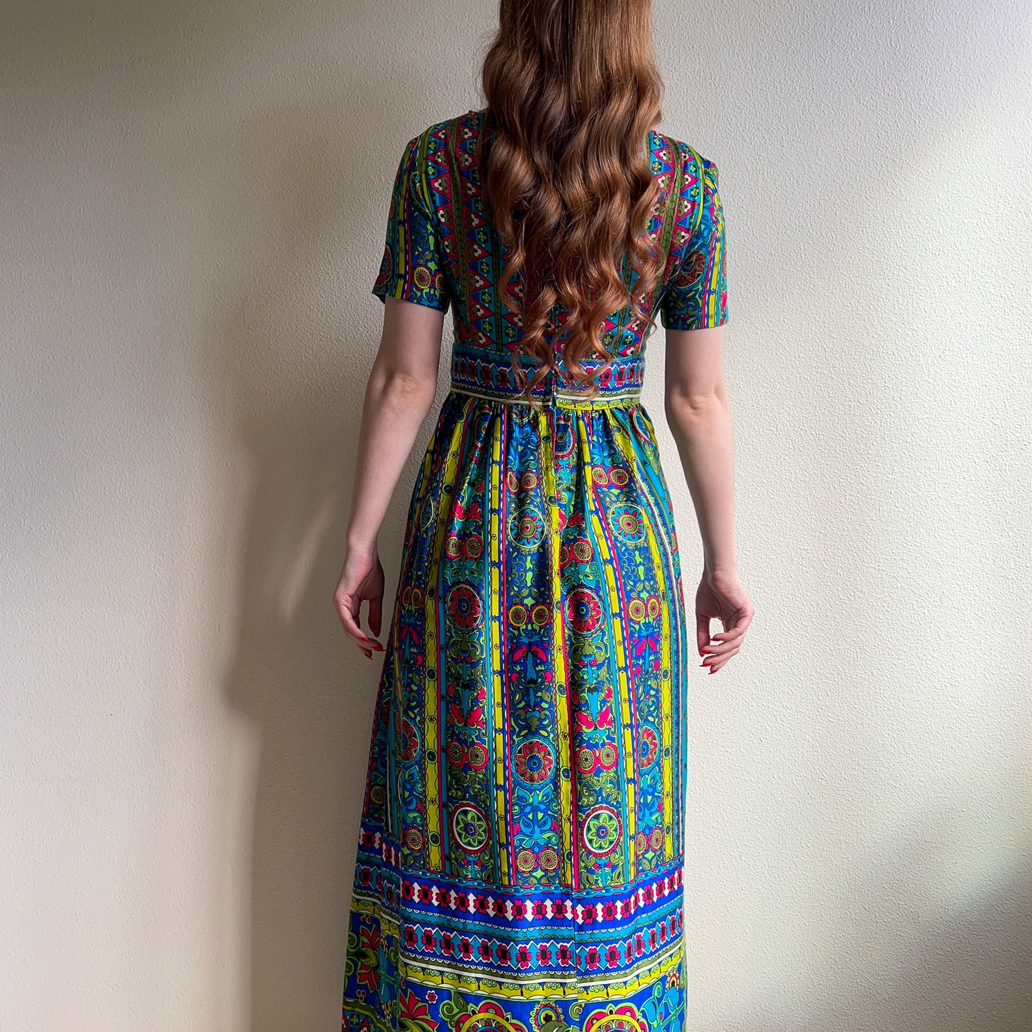 Vibrant 1960s Teal and Lime Retro Print Maxi Dress (M)