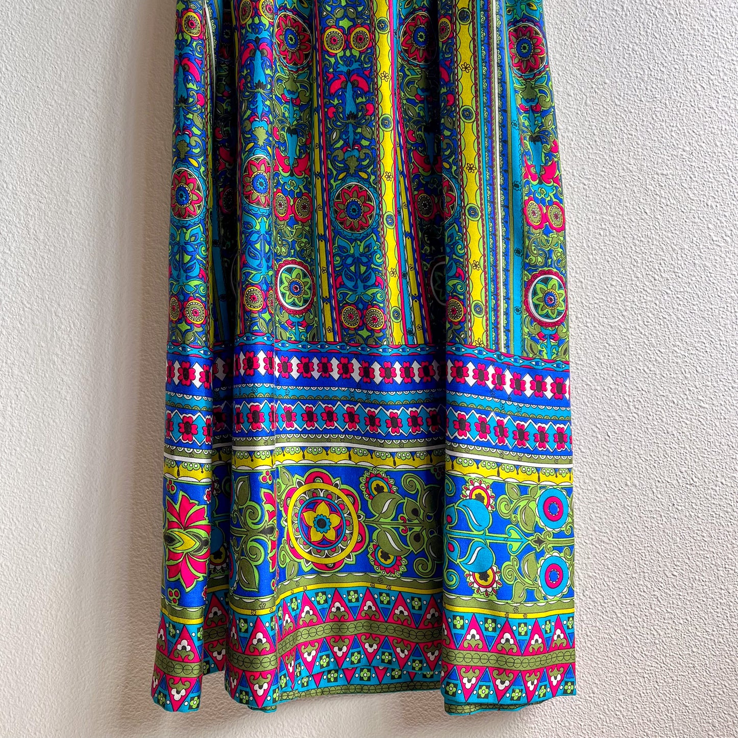 Vibrant 1960s Teal and Lime Retro Print Maxi Dress (M)