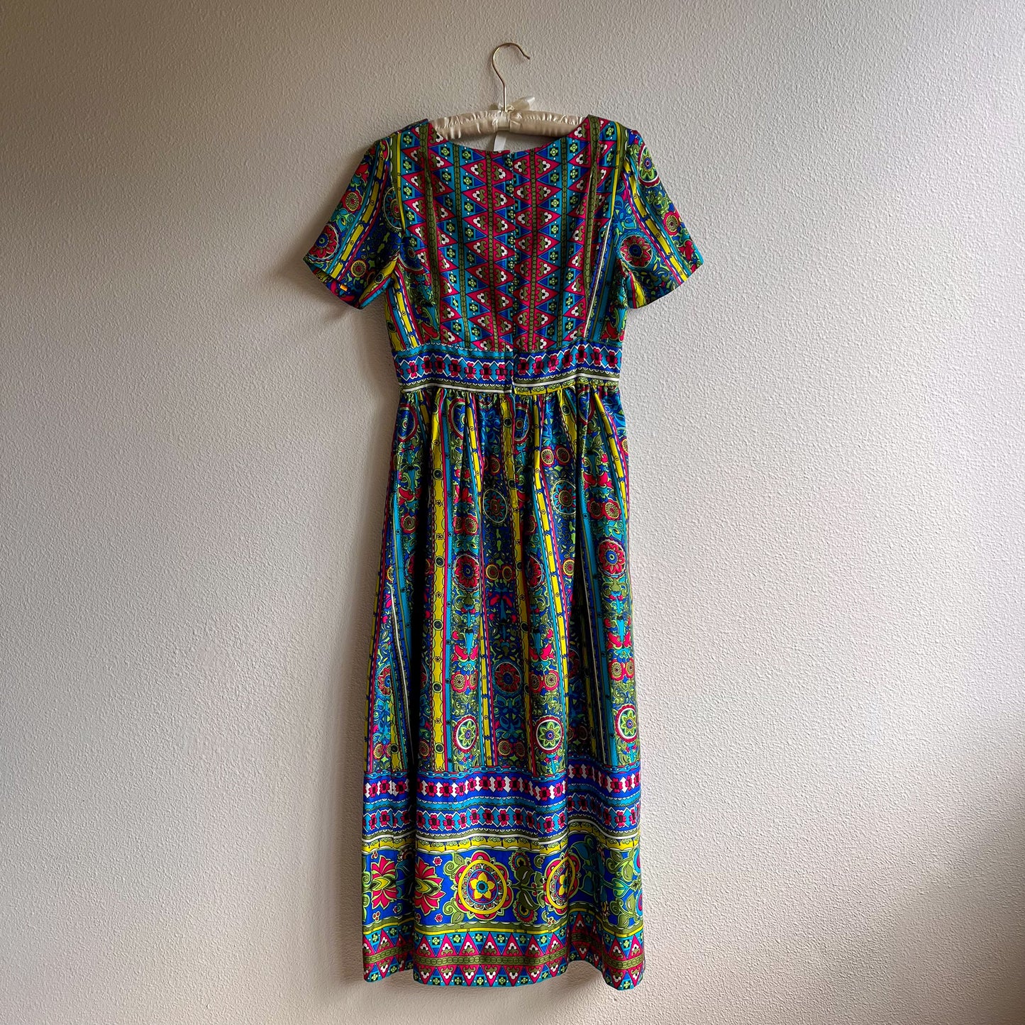 Vibrant 1960s Teal and Lime Retro Print Maxi Dress (M)