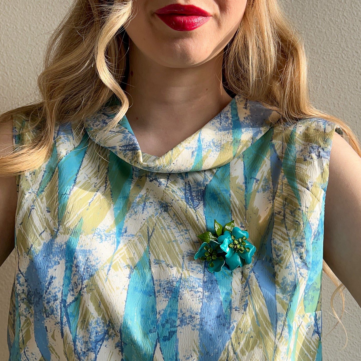 Retro 1960s Turquoise and Green Floral Brooch