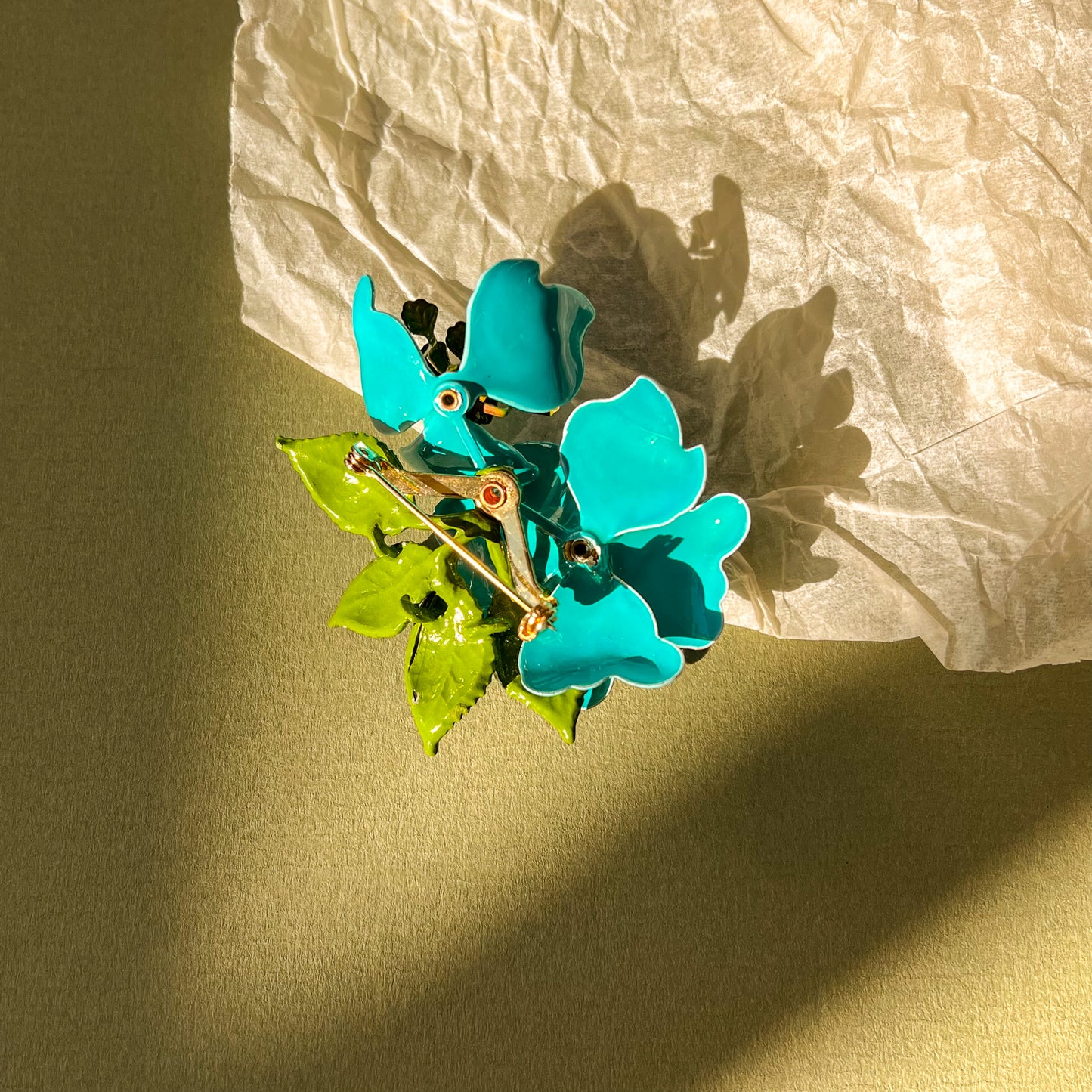 Retro 1960s Turquoise and Green Floral Brooch