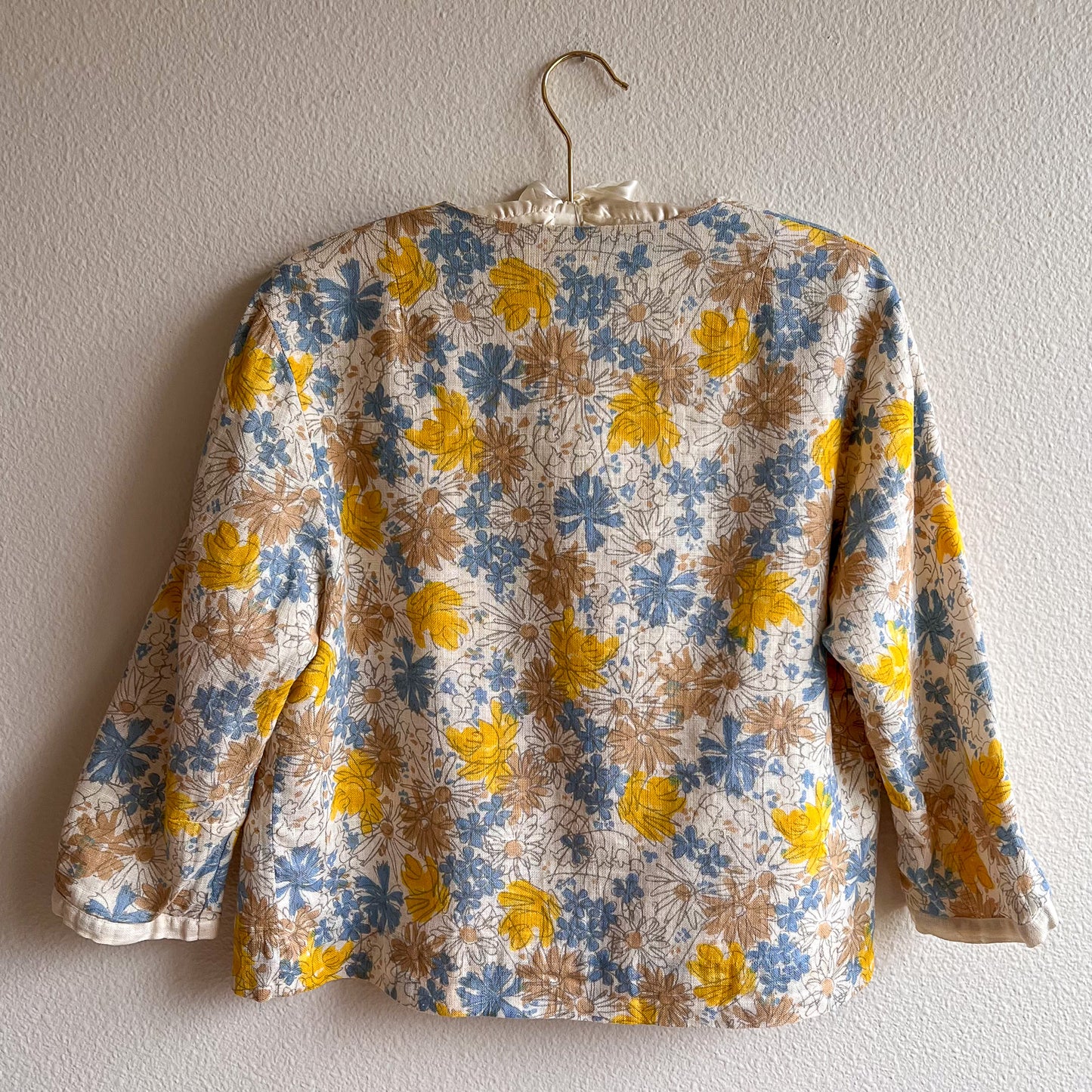 1960s Vera Blue and Yellow Floral Summer Blouse (S/M)